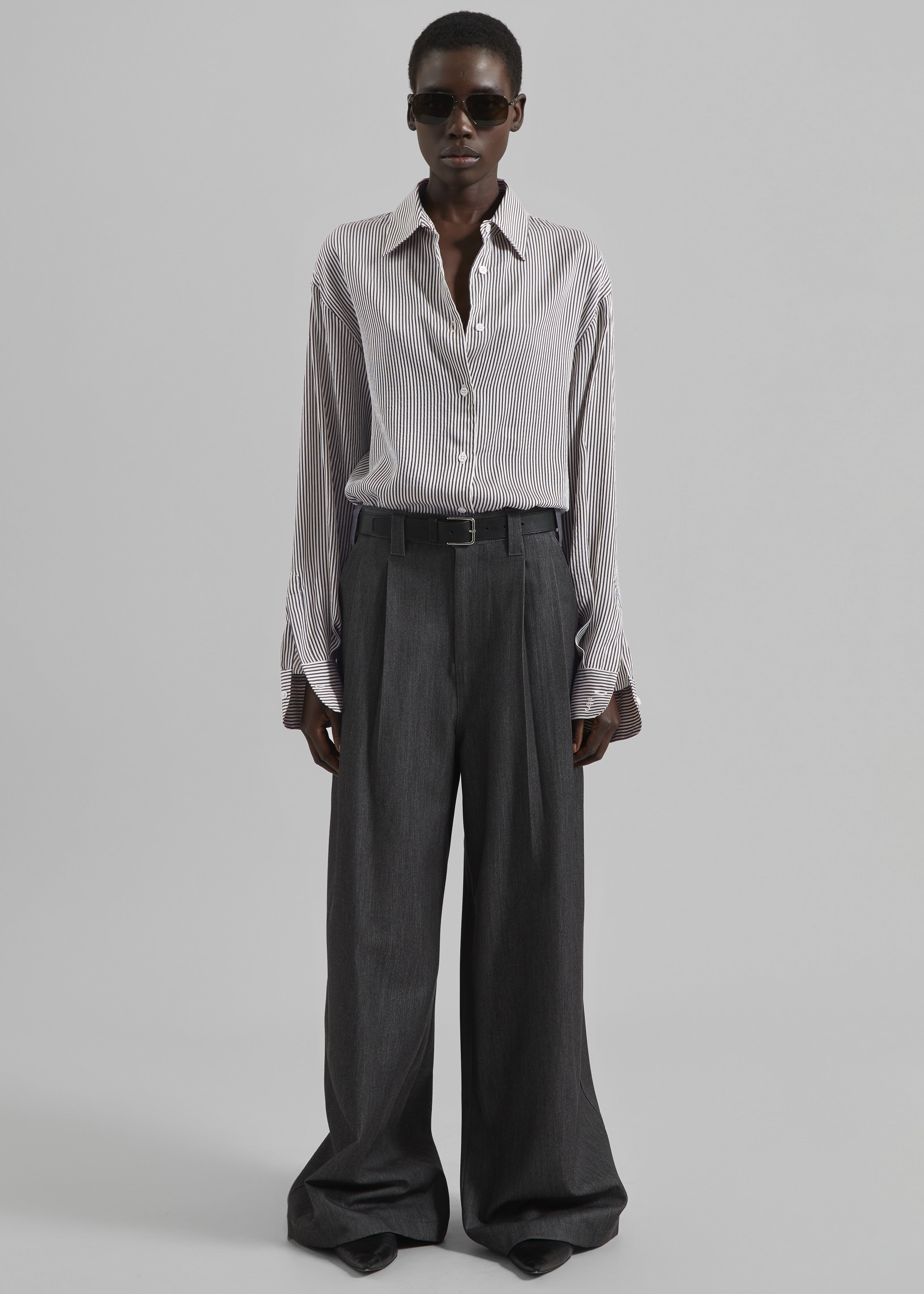 EATS PLEATS ペールグレイパンツ Nellore Pleated Denim Pants - Dark Grey Melange – The Frankie Shop