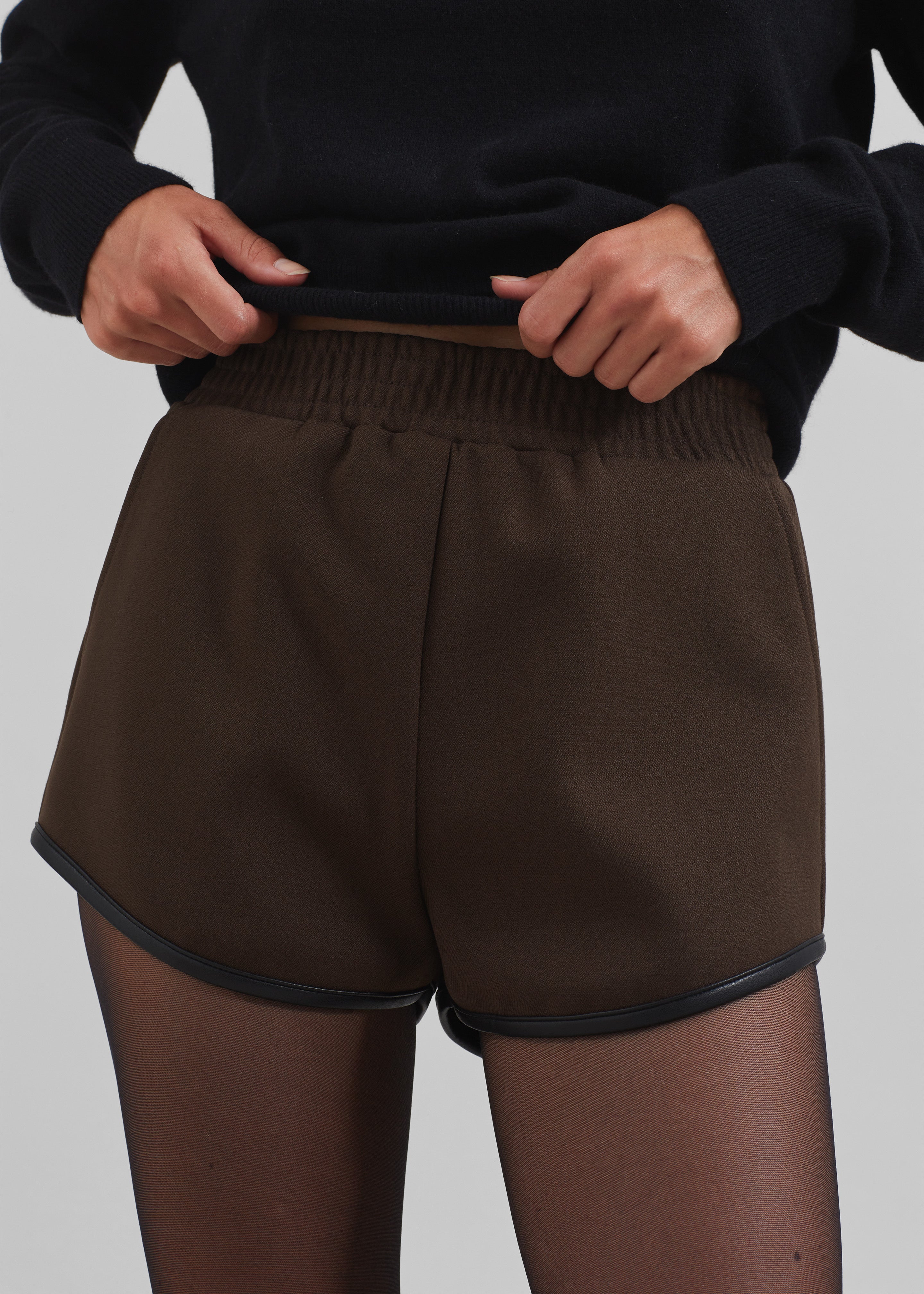 Neri Mini Shorts - Brown - 6