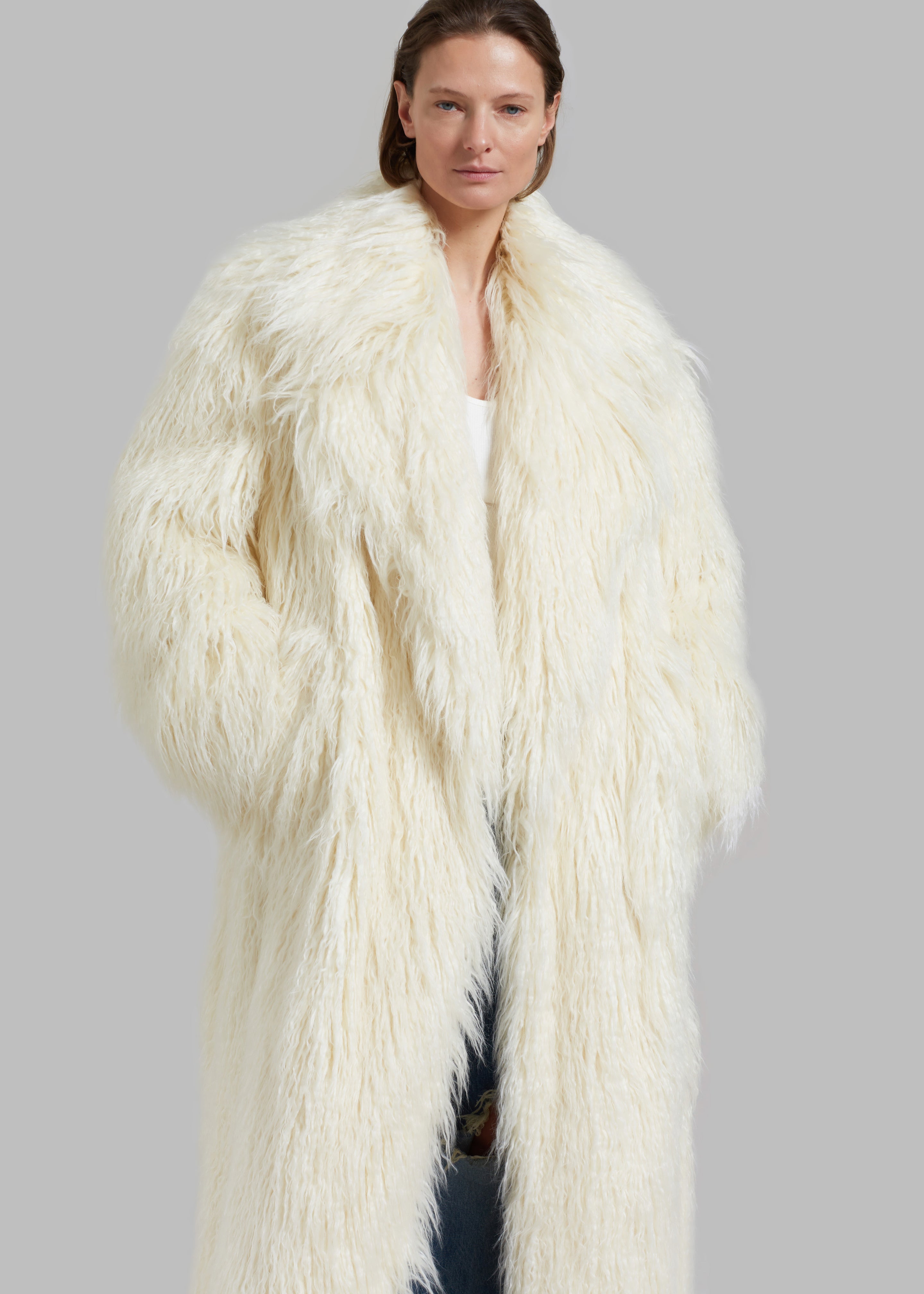 Long white sales faux fur coat