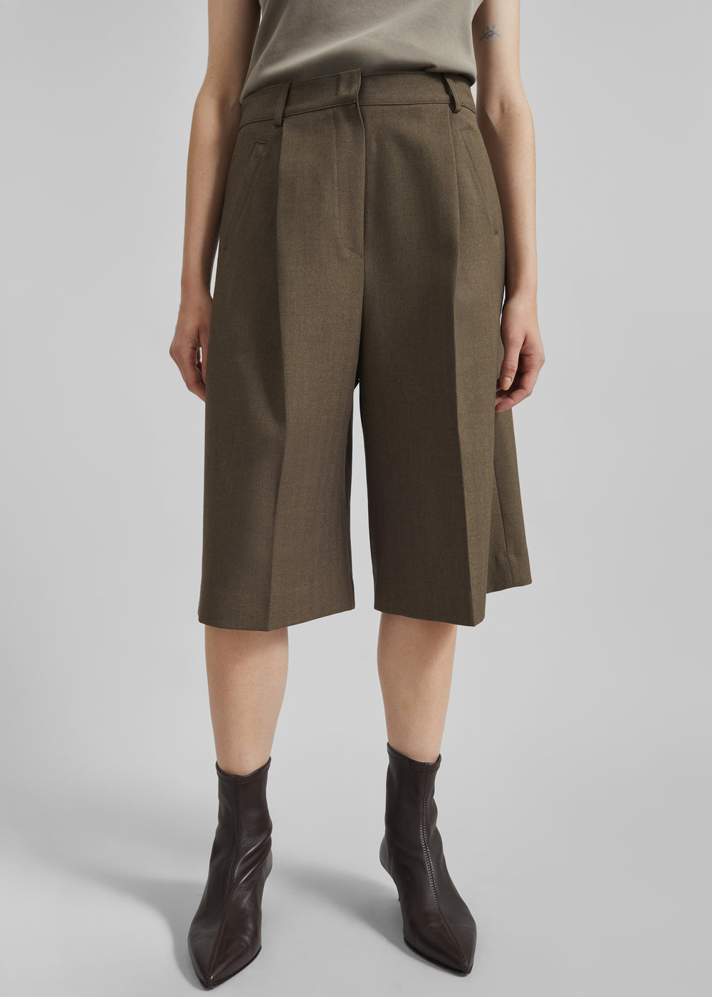Ninove Bermuda Shorts - Olive Brown - 1