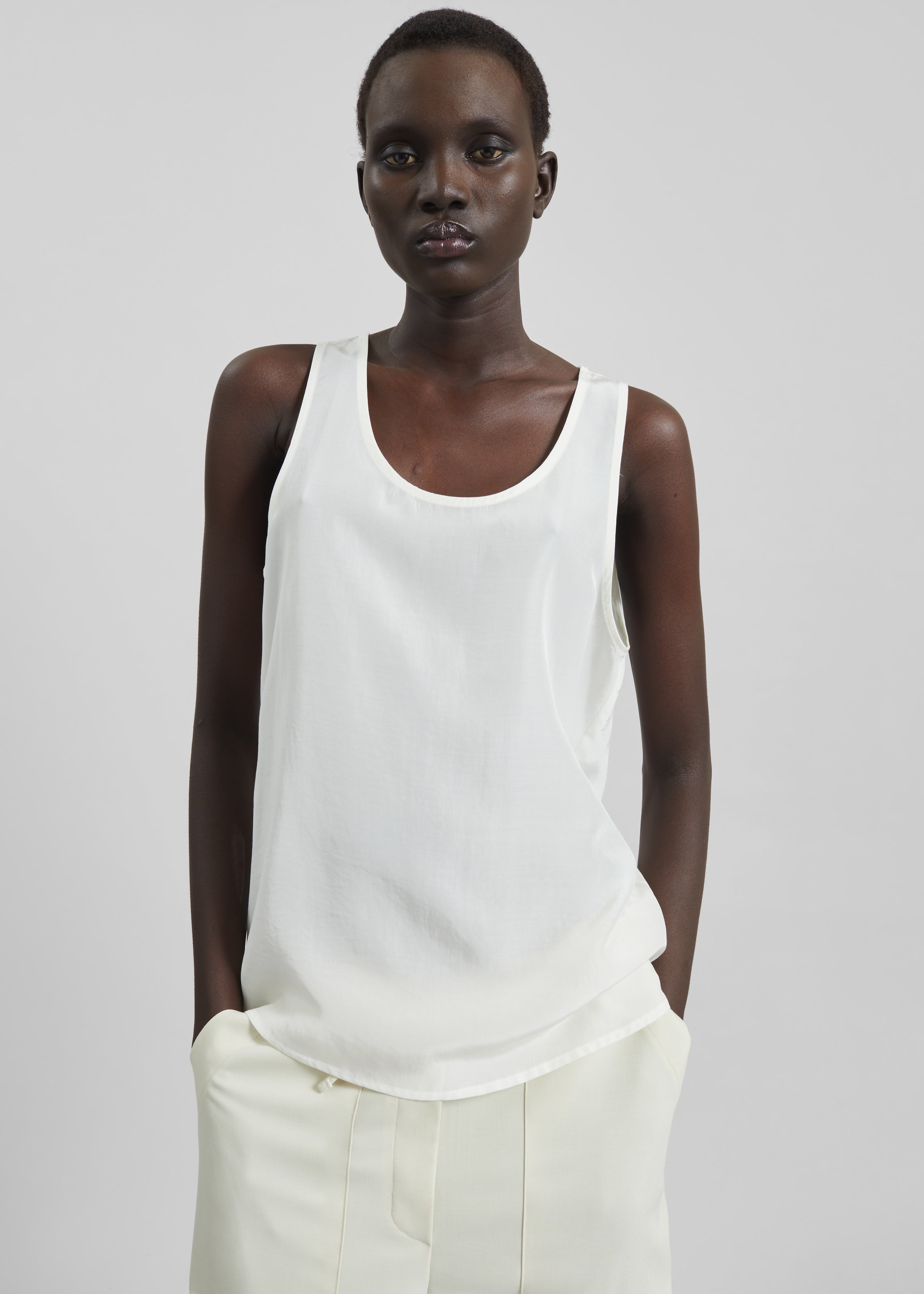 efu EATHER SLEEVELESS TOP ホワイトF Nivee Lustrous Boxy Tank - Ivory – The Frankie Shop