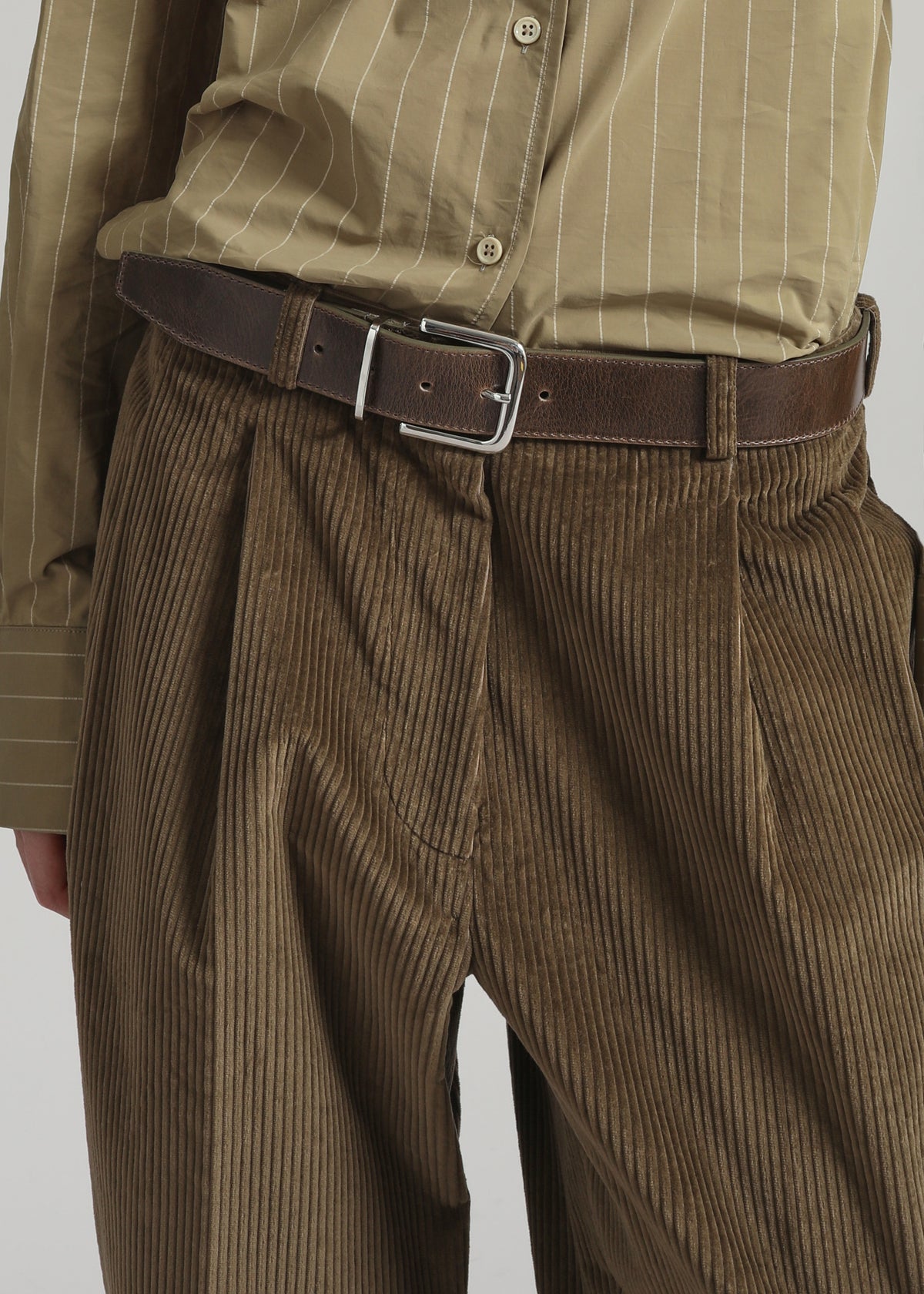 Norstrand Pleated Corduroy Trousers - Olive - 3