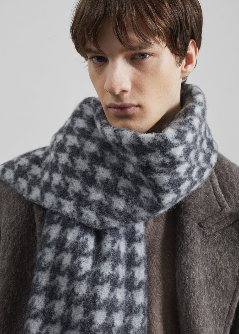 Olari Alpaca Blend Scarf - Grey Houndstooth Check - 1