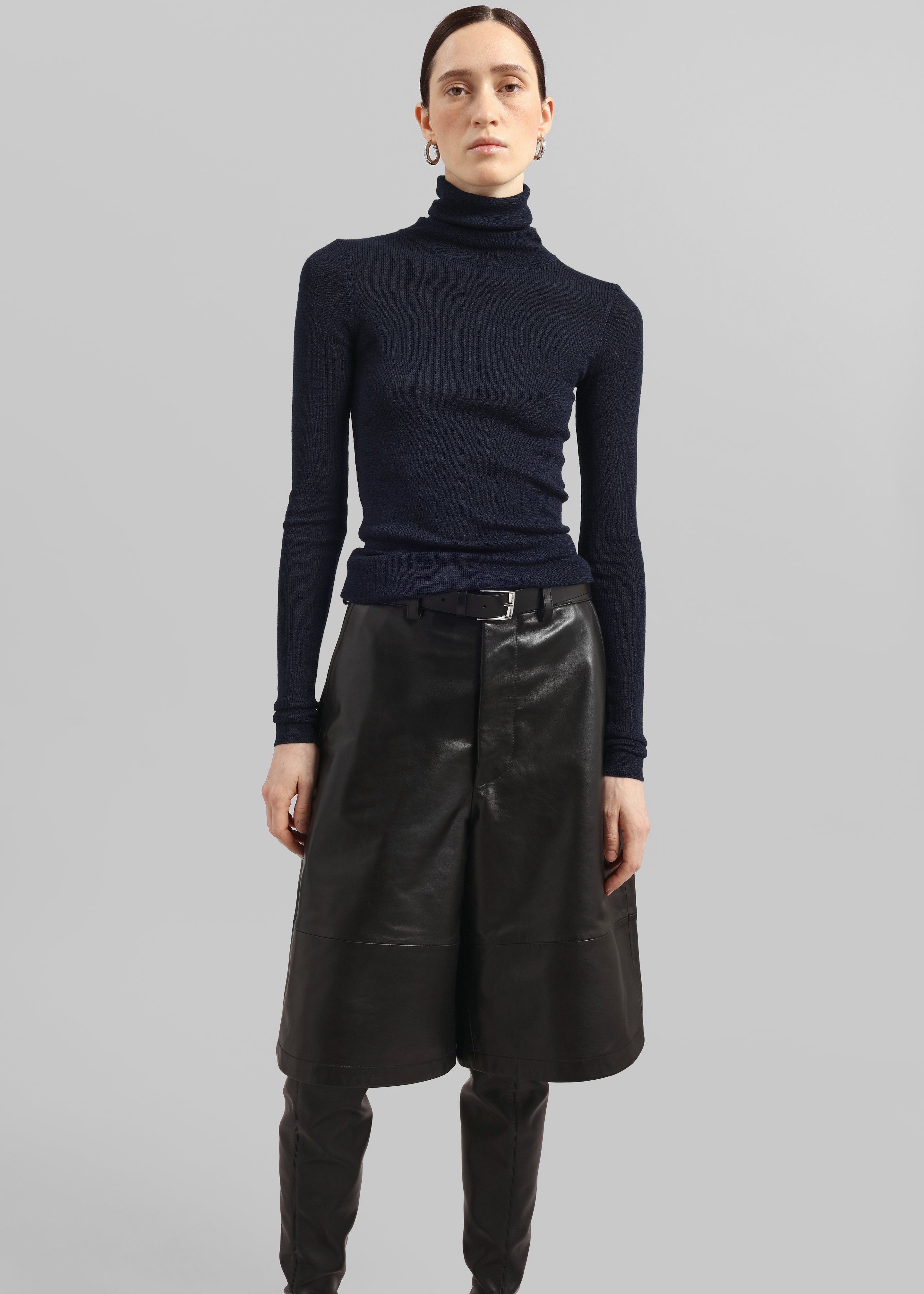 Olivia Leather Bermuda Shorts - Black - 6