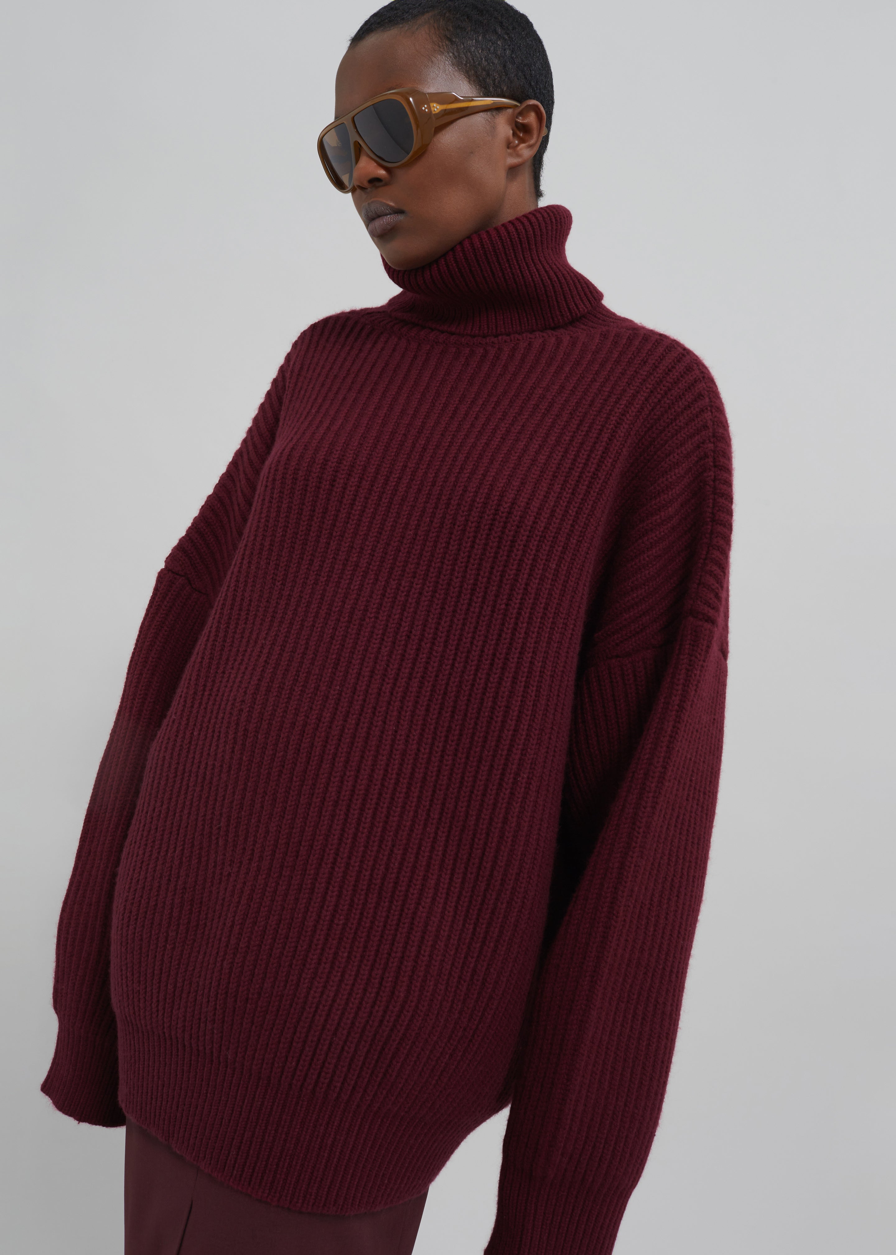 Olney Oversized Wool Turtleneck - Burgundy - 11