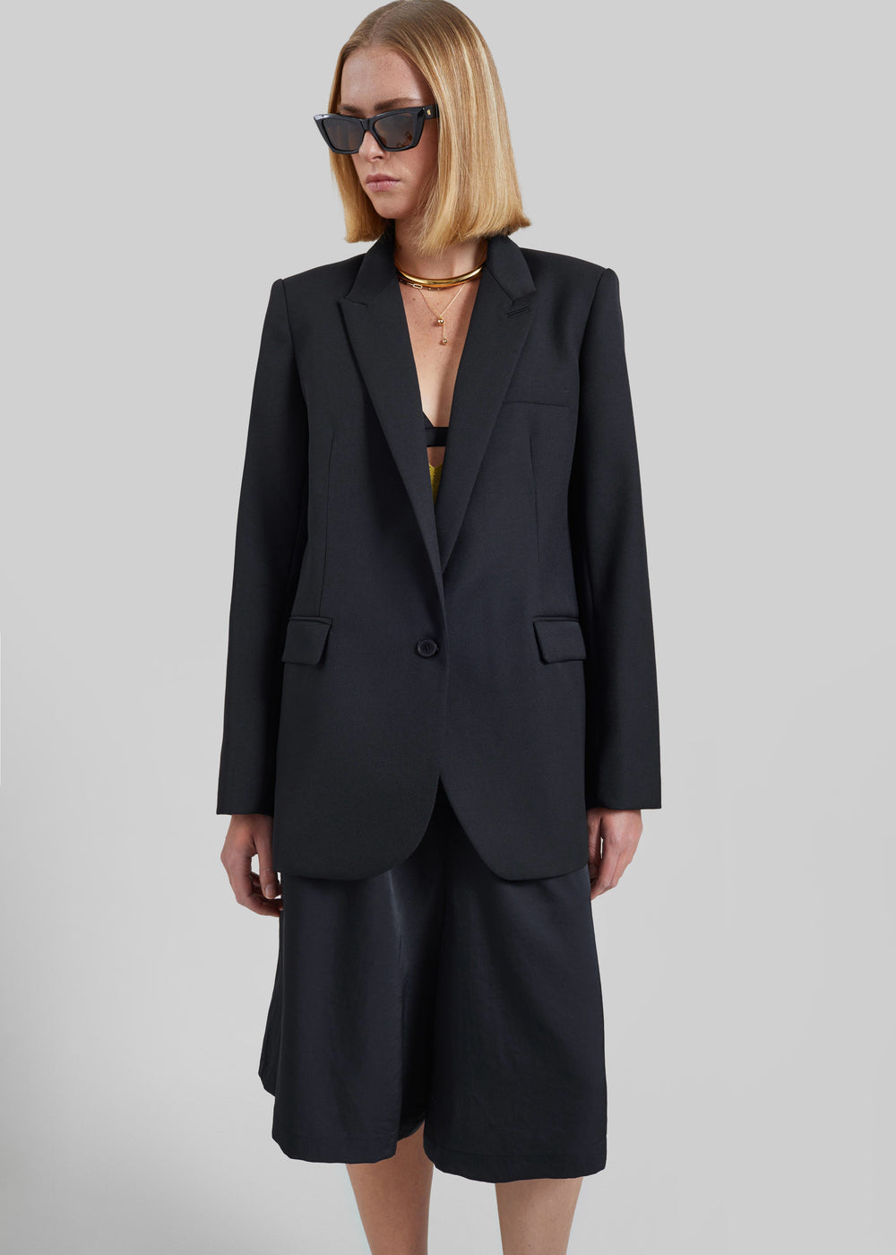 Olyne Satin Wide Bermuda Shorts - Black