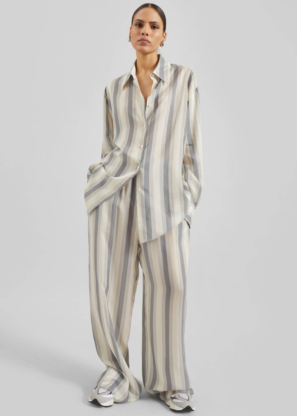 Peri Fluid Shirt - White/Grey Stripe