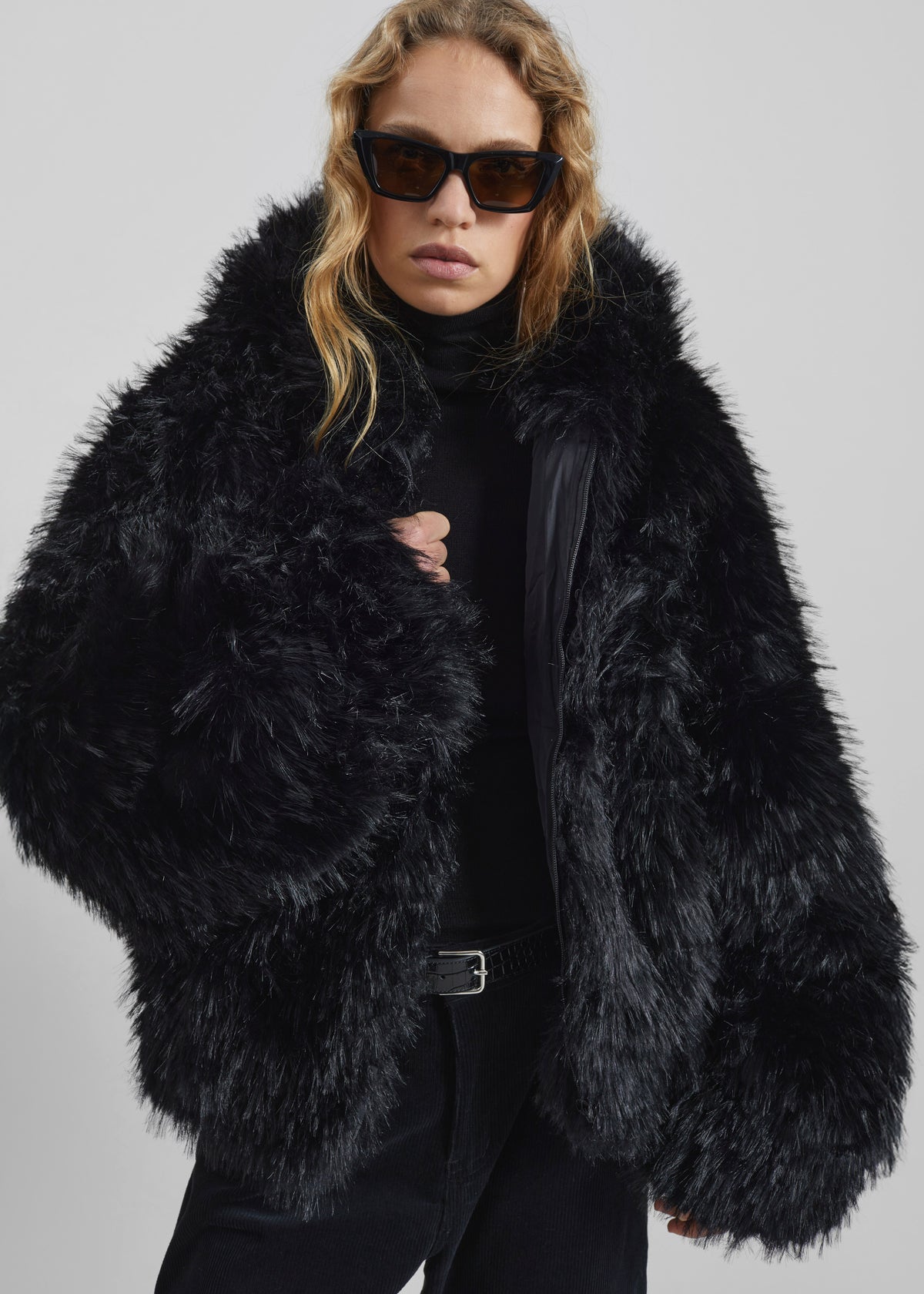 Pieces Uniques Le Sailor Faux Fur Sweatshirt - Black - 2