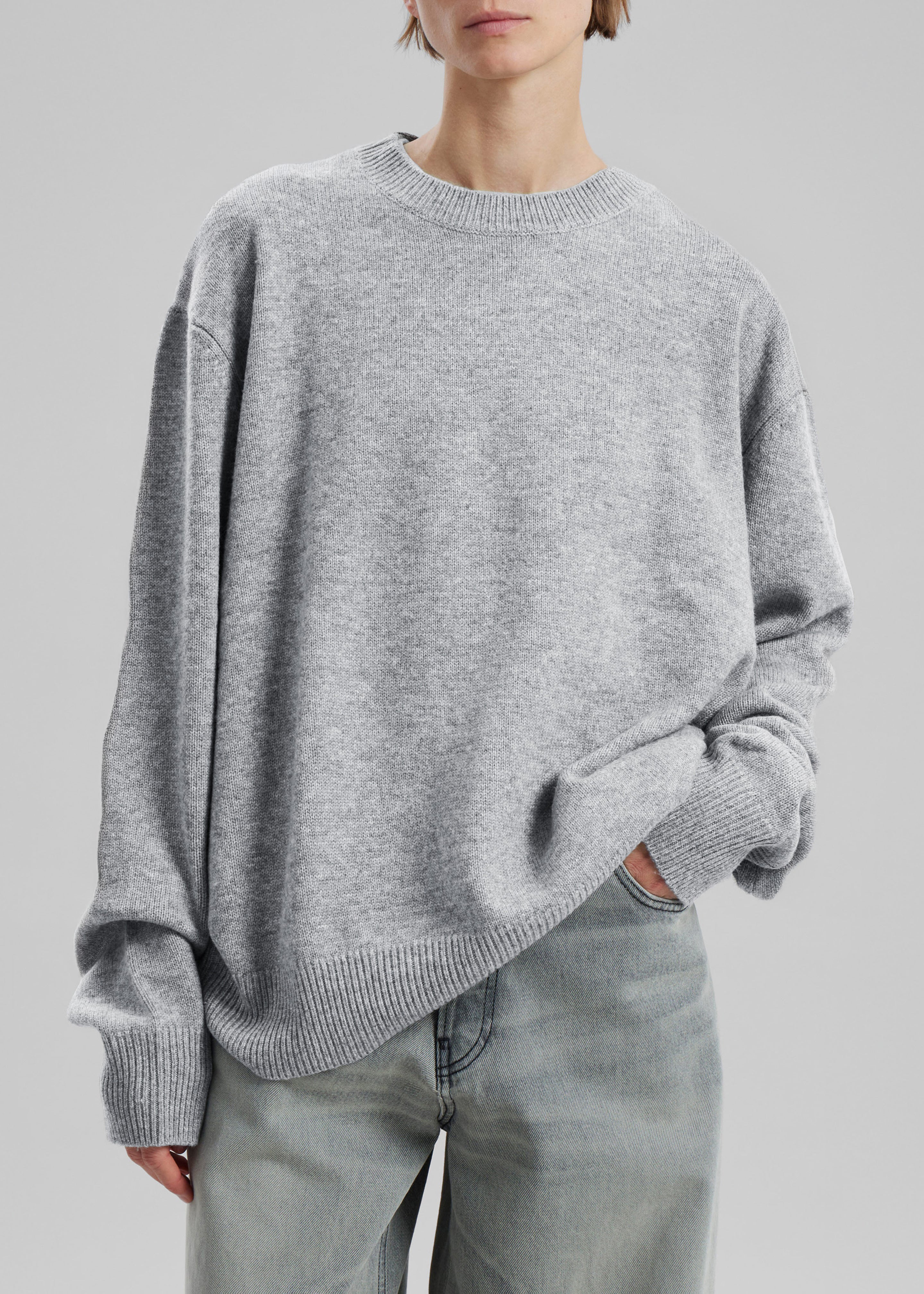KITHグレー ストライプ クルーネックセーター Quinton Crew Neck Sweater - Light Grey – The Frankie Shop
