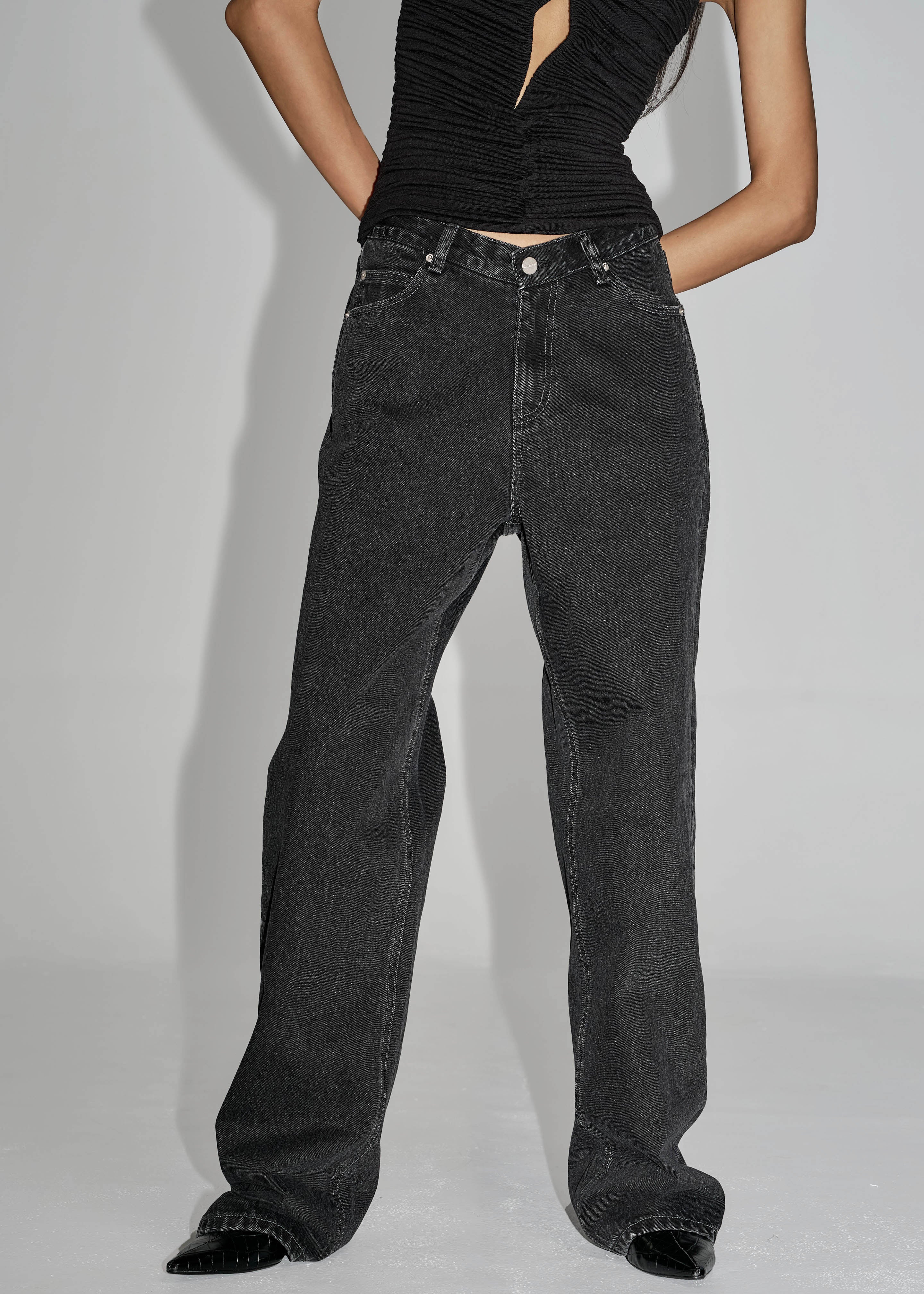 Raven Low Rise Jeans - Black Wash - 6