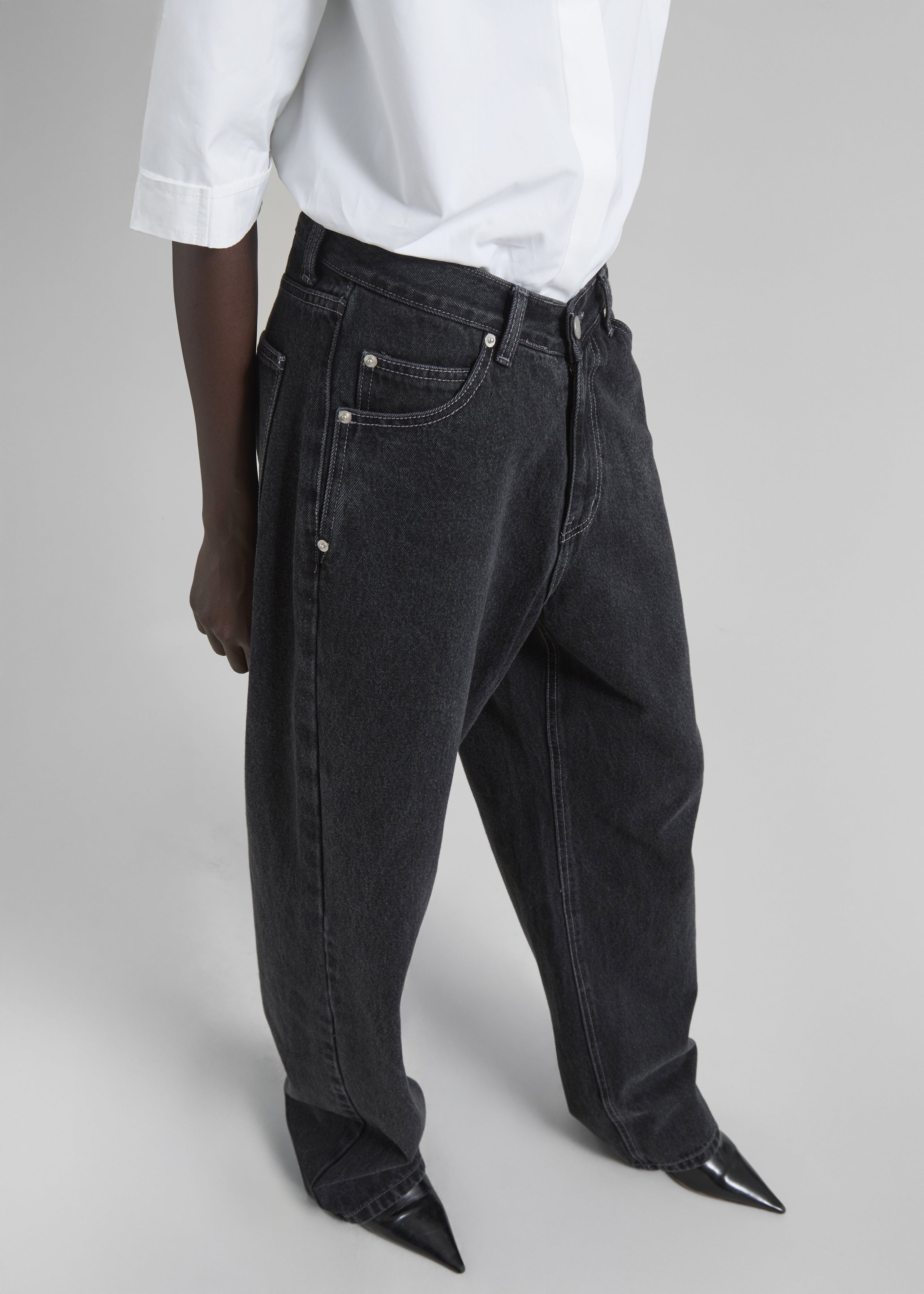 Raven Low Rise Jeans - Black Wash - 5