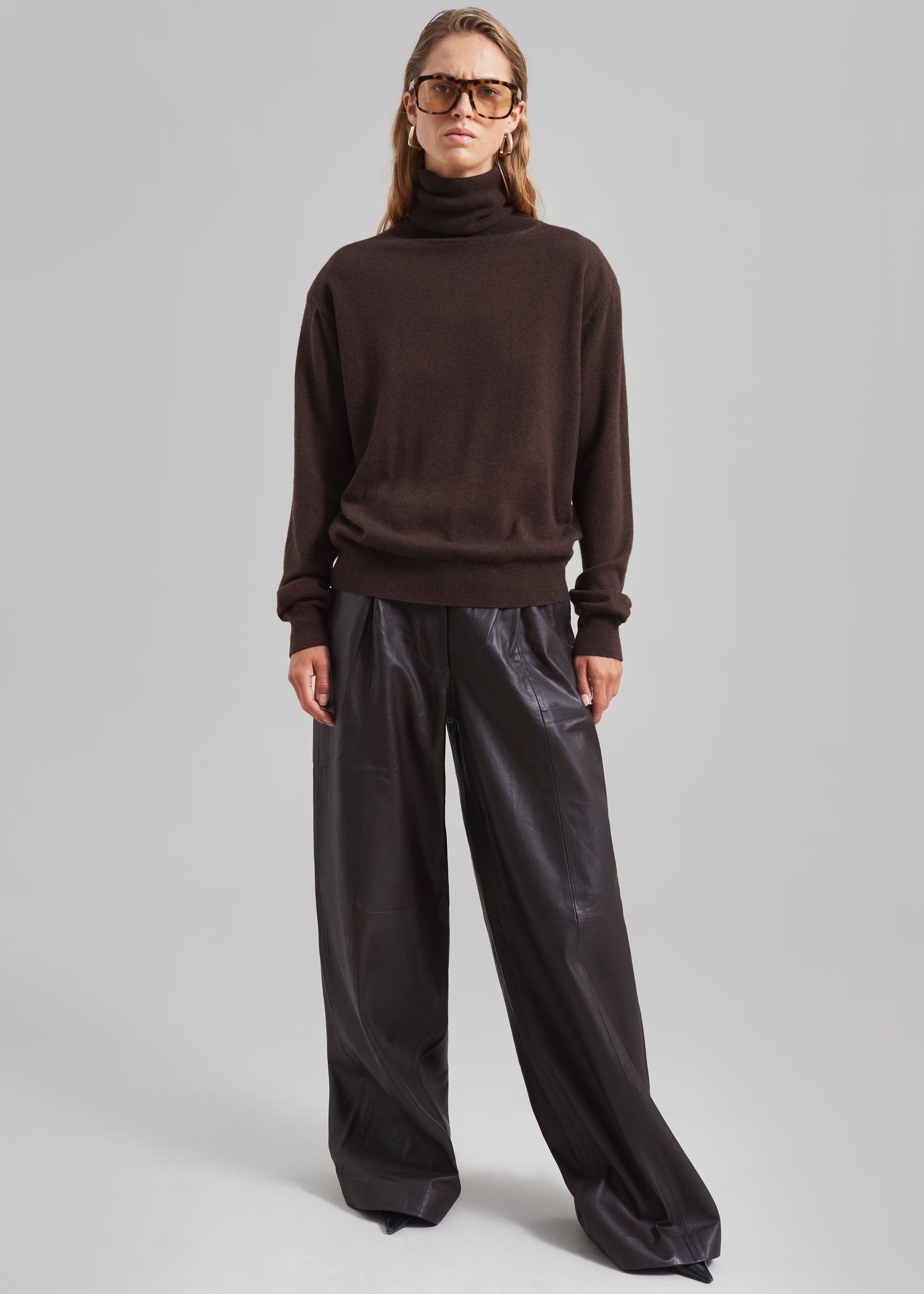 Ines Thin Padded Turtleneck - Brown - 7