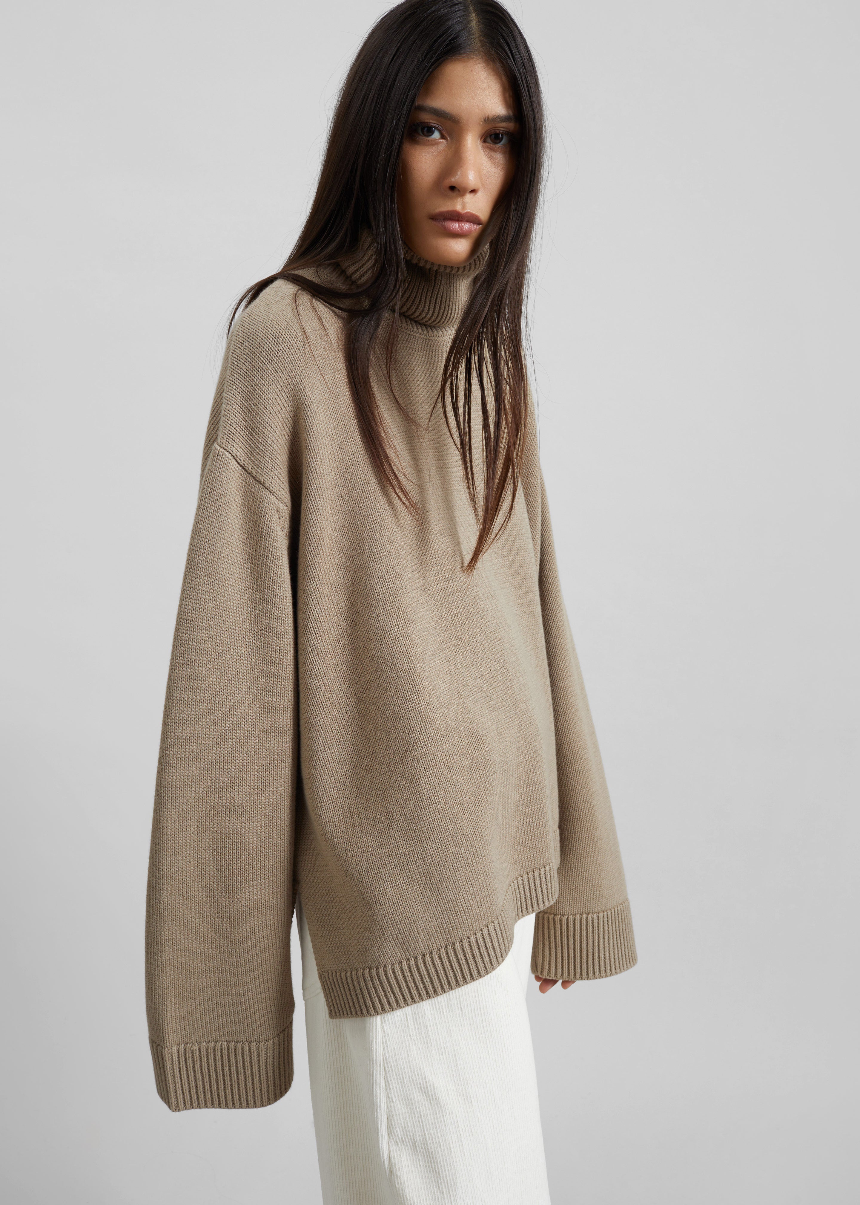 Rhea Trapeze Turtleneck - Olive – The Frankie Shop