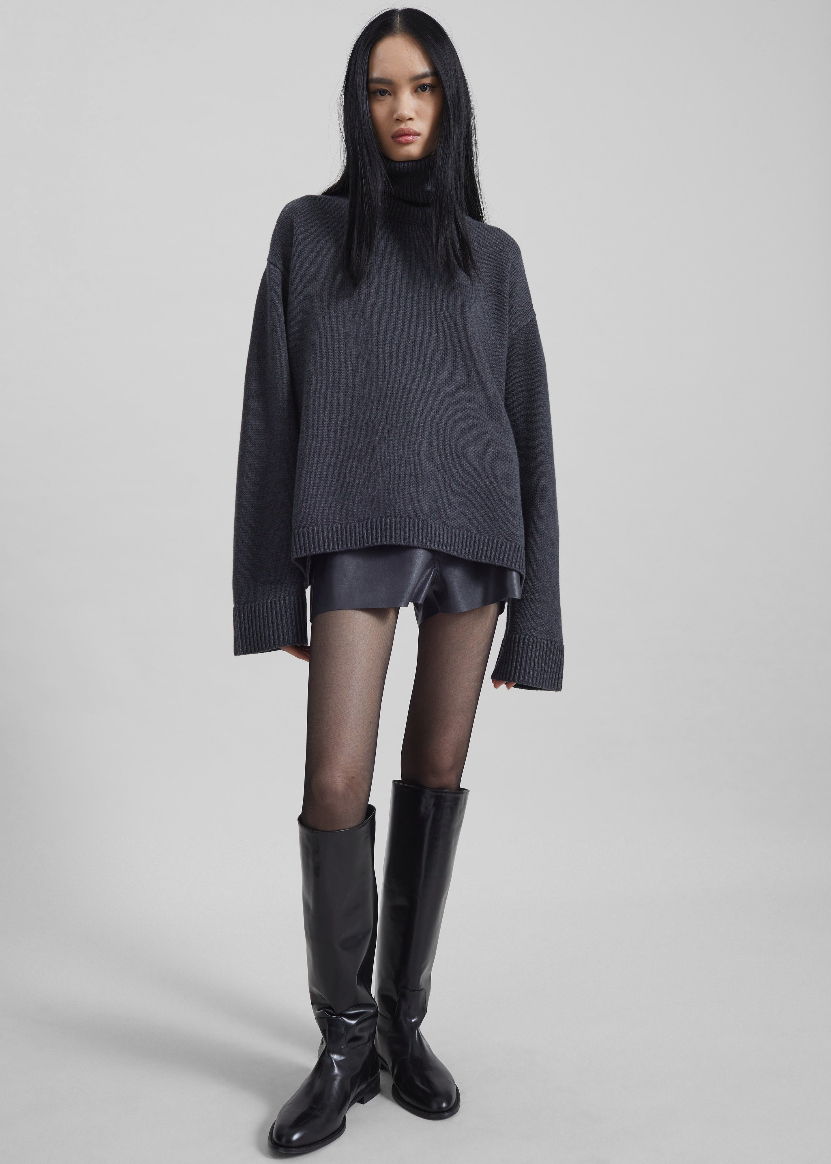 Rhea Trapeze Turtleneck - Charcoal – The Frankie Shop Rhea Trapeze Turtleneck - Charcoal – The Frankie Shop