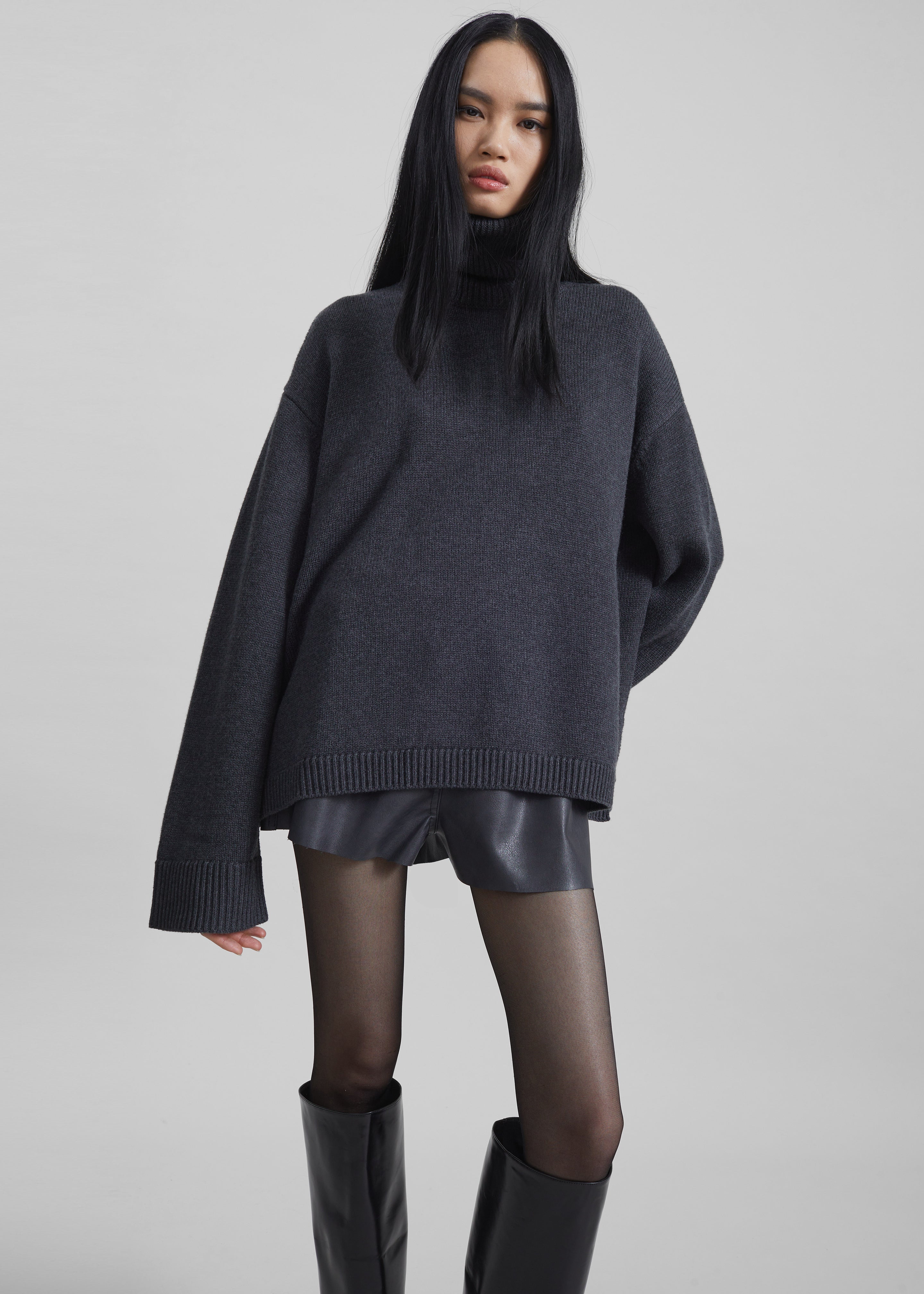 Rhea Trapeze Turtleneck - Charcoal – The Frankie Shop