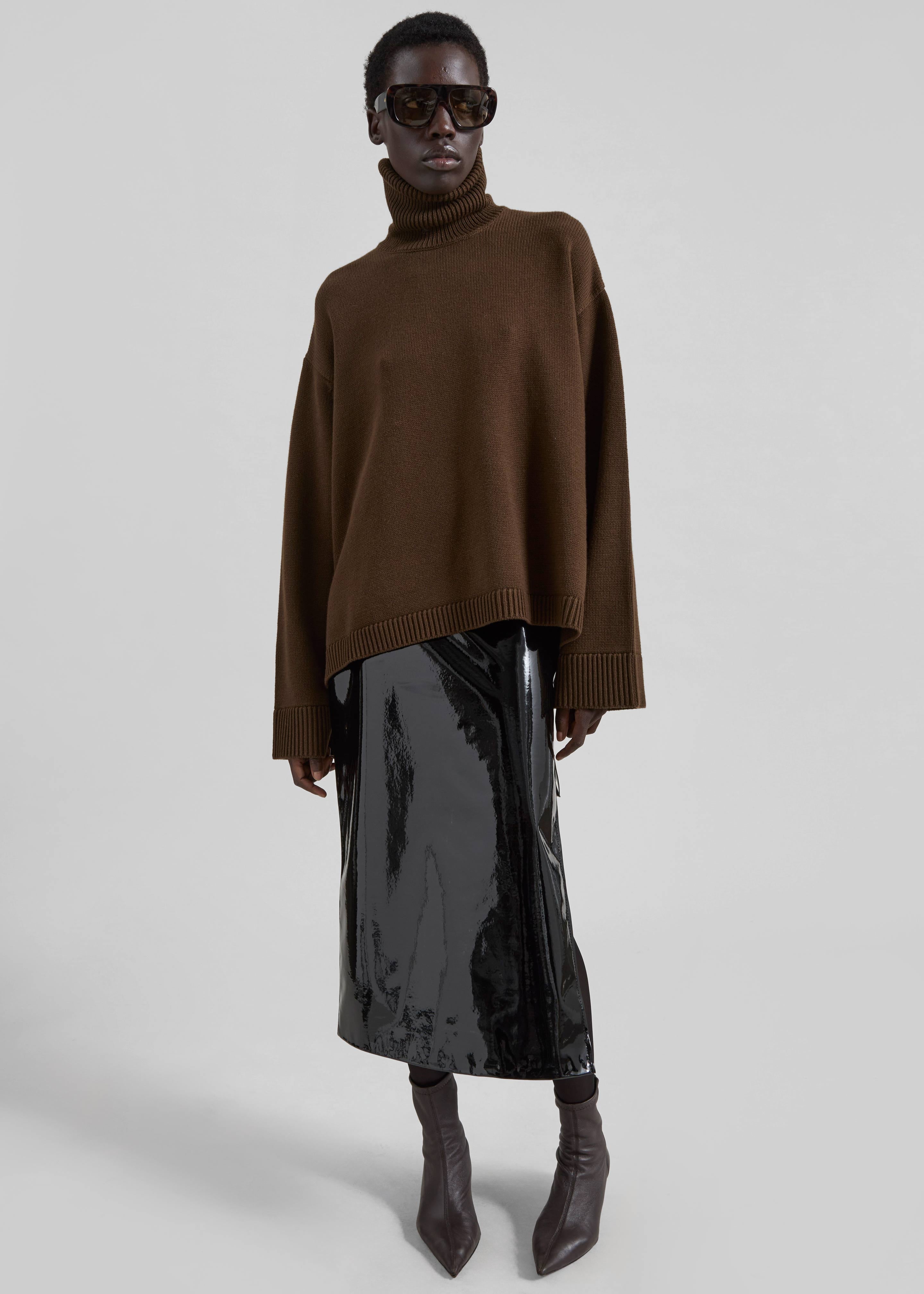 Rhea Trapeze Turtleneck - Mocha – The Frankie Shop