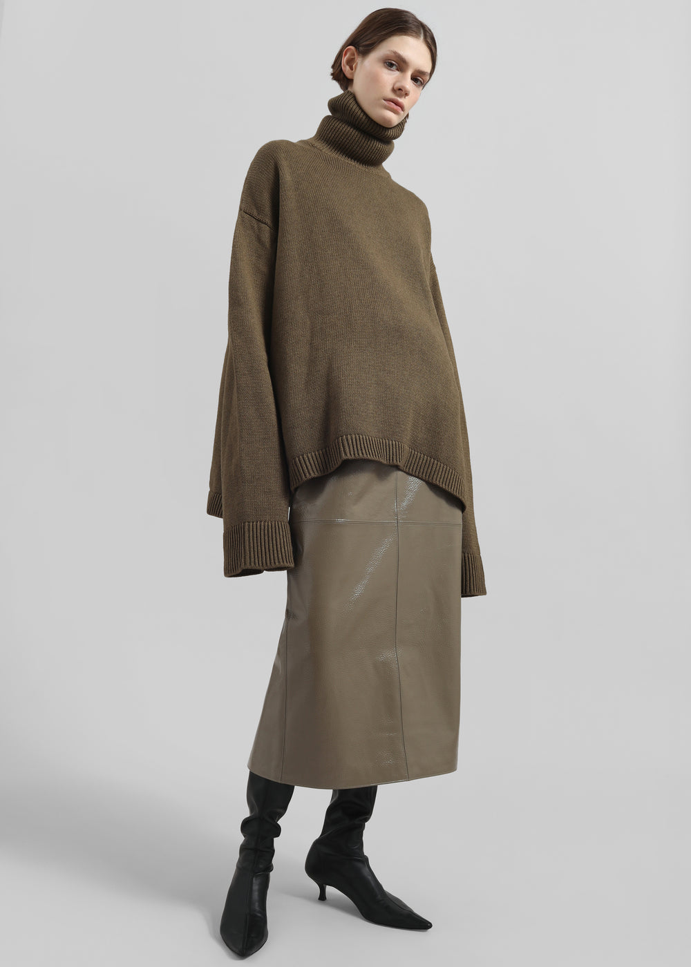 Rhea Trapeze Turtleneck - Olive