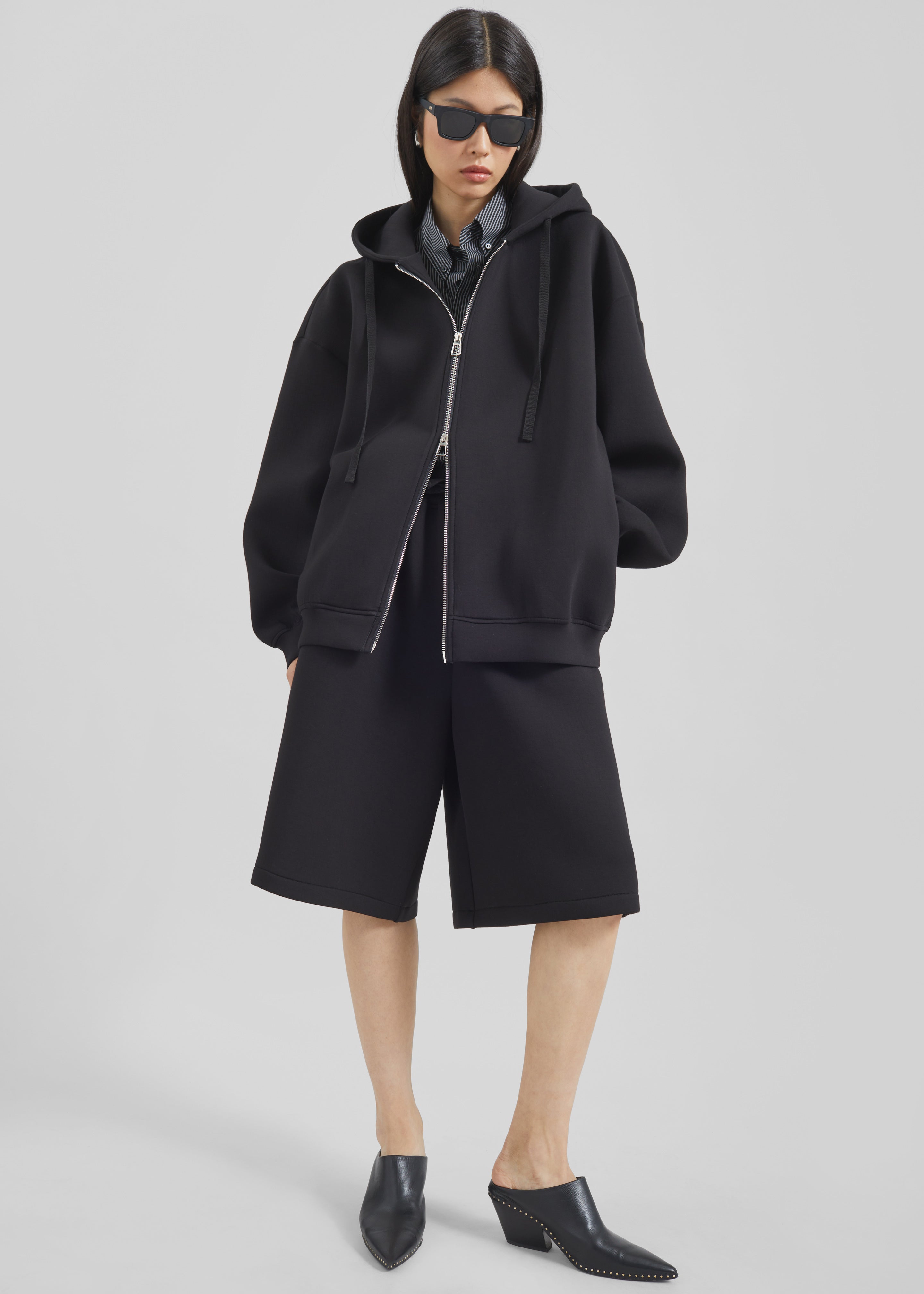 Rian Oversized Hoodie - Black - 4