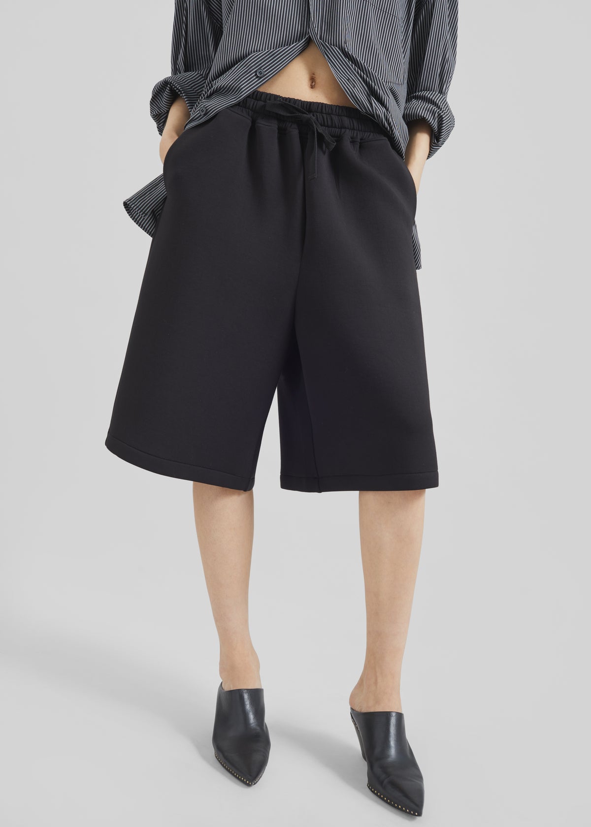 Rian Sweatshorts - Black - 5