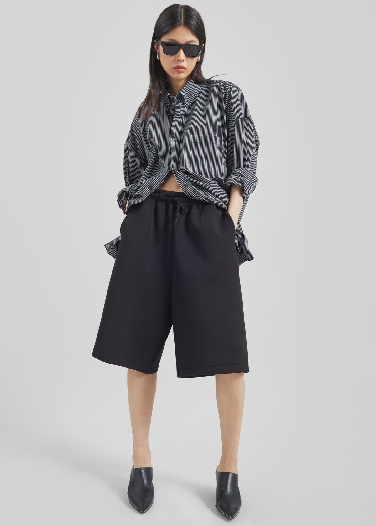 Rian Sweatshorts - Black - 1