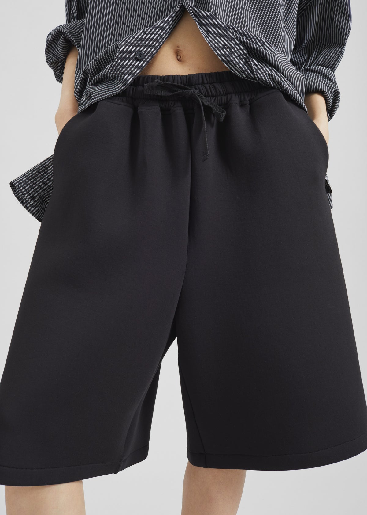 Rian Sweatshorts - Black - 2