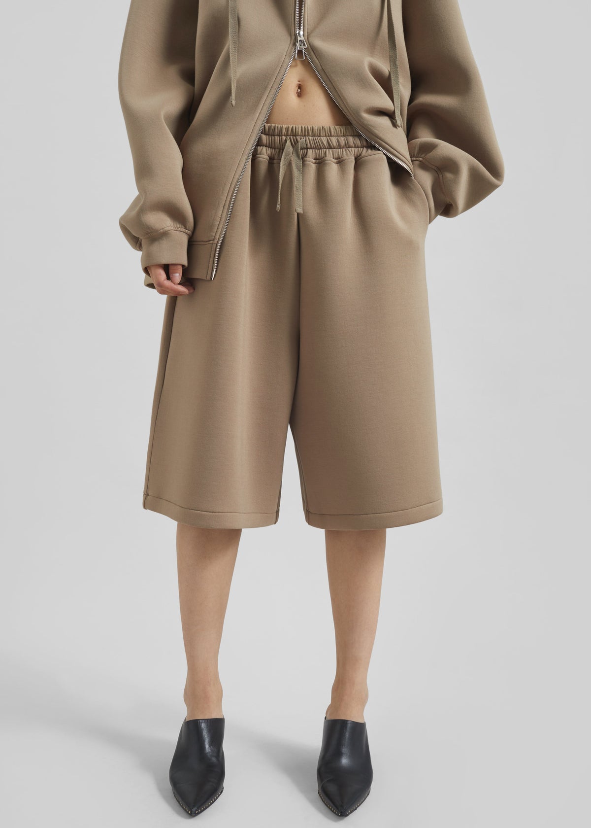 Rian Sweatshorts - Camel - 3