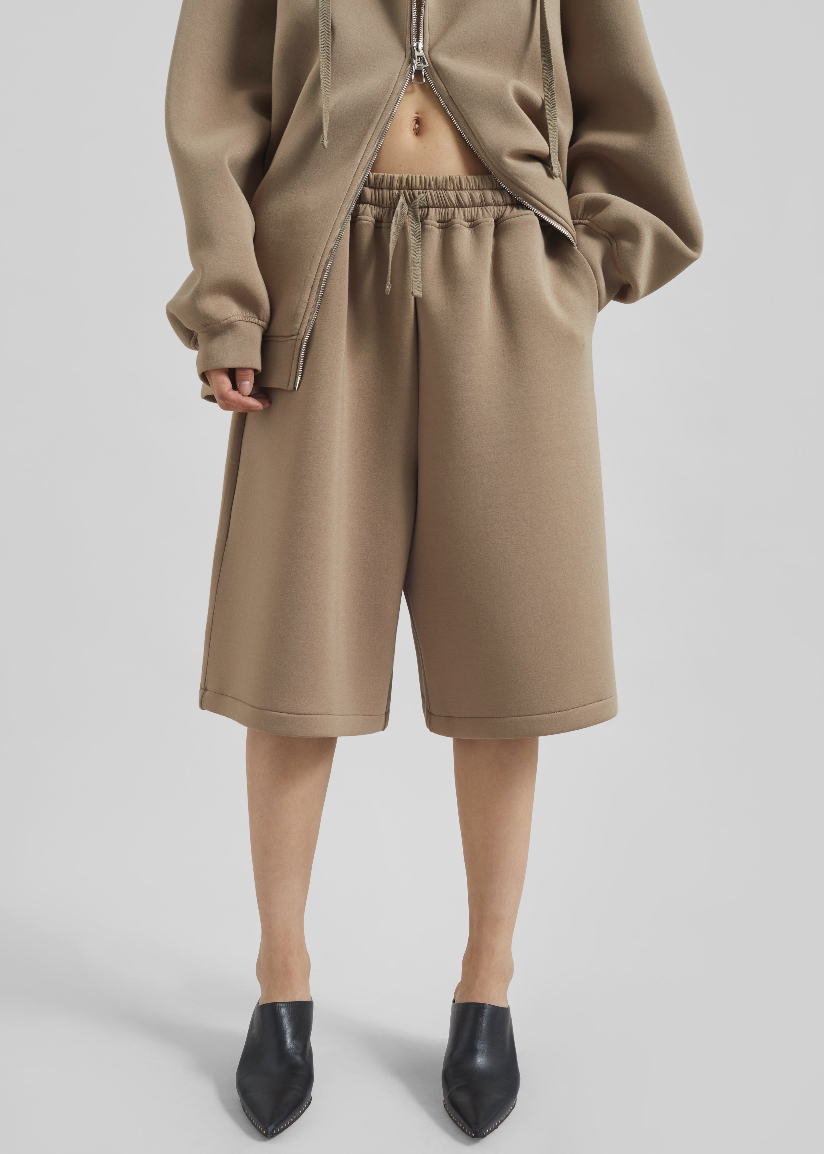 Rian Sweatshorts - Camel - 3