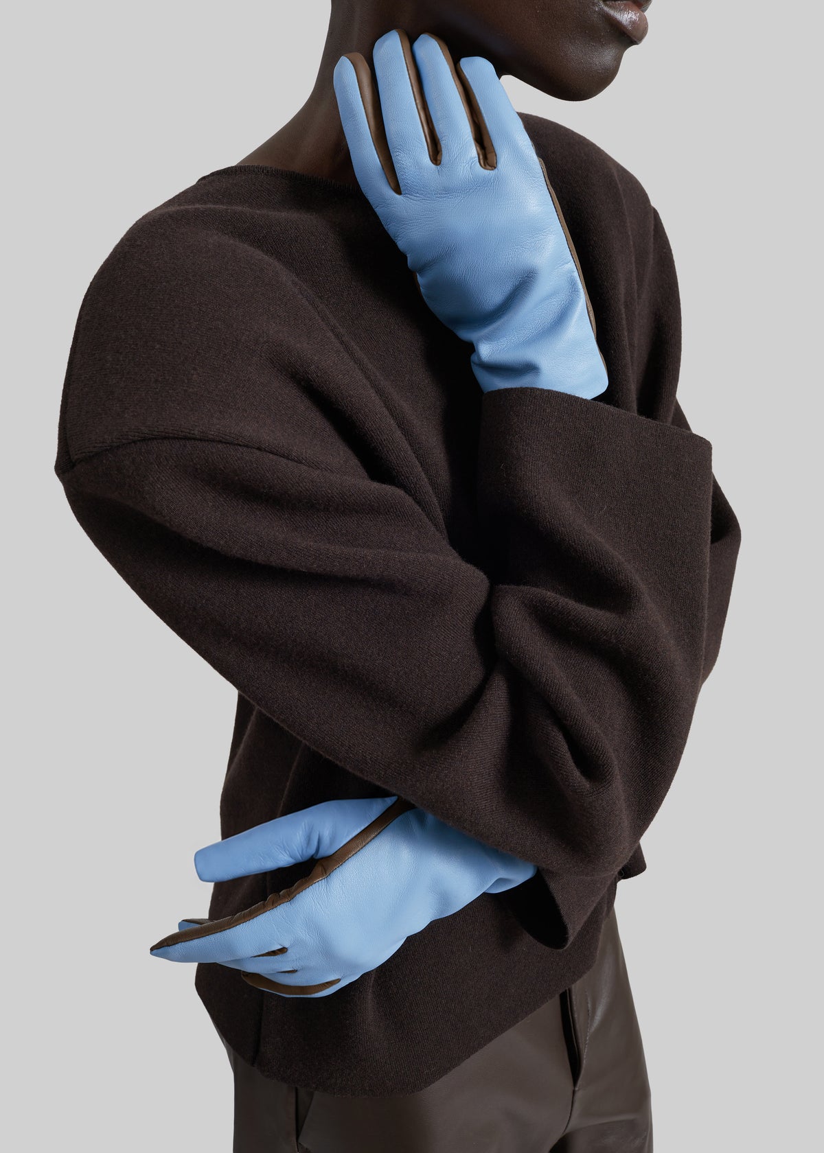 Rion Bicolor Short Leather Gloves - Pale Blue/Light Brown