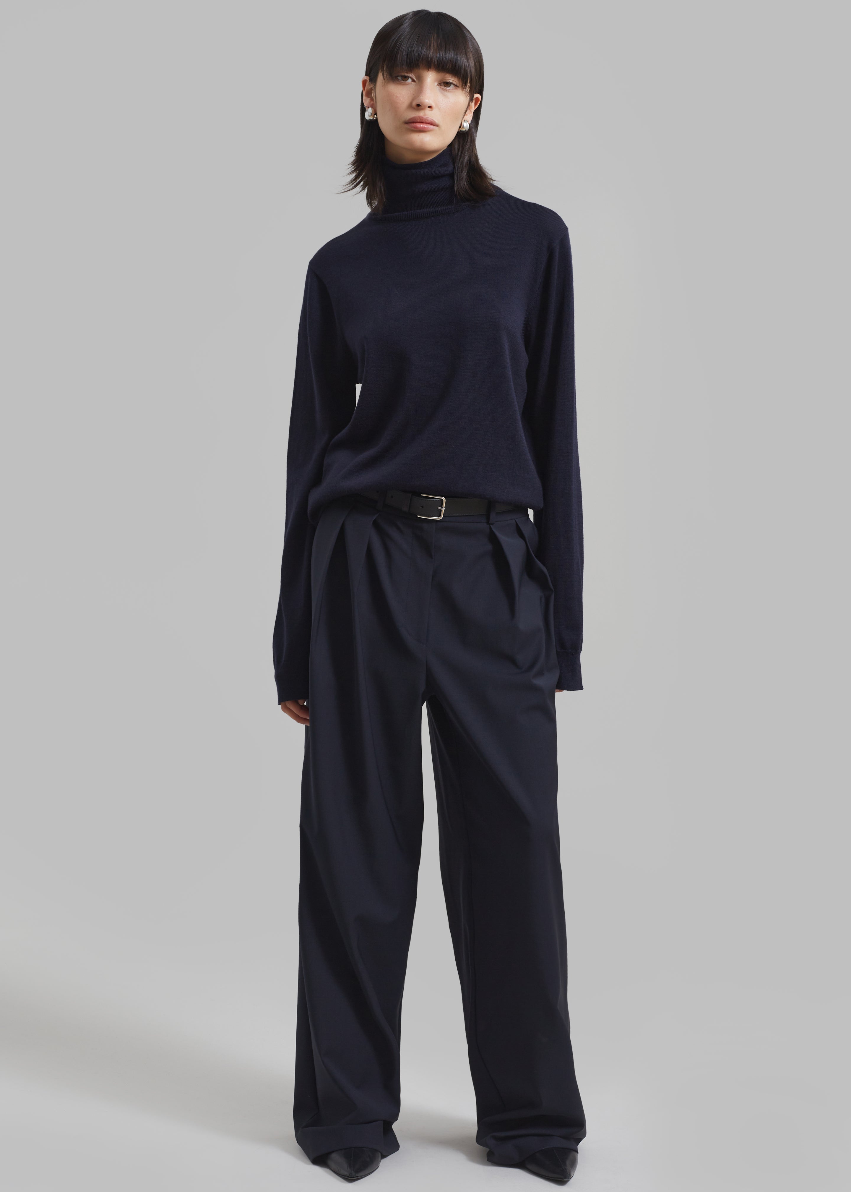 Ripley Pleated Trousers - Navy – The Frankie Shop