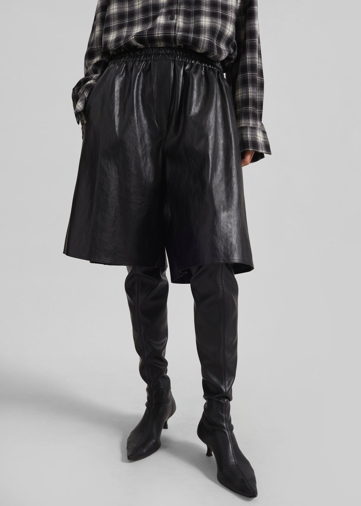 Risarven Faux Leather Bermuda Shorts - Black - 6