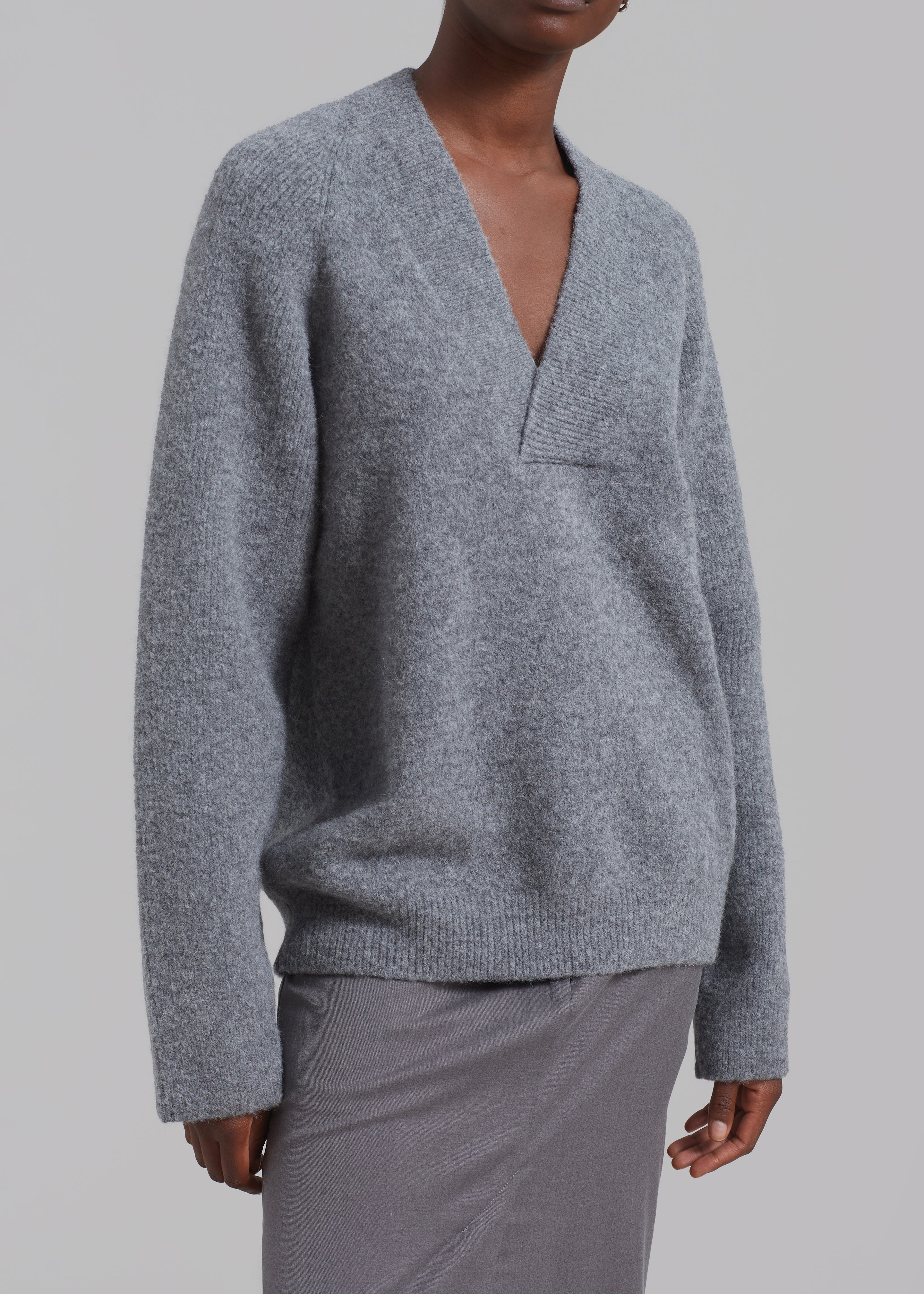 Róhe Alpaca Wool V-Neck Sweater - Grey Melange - 2