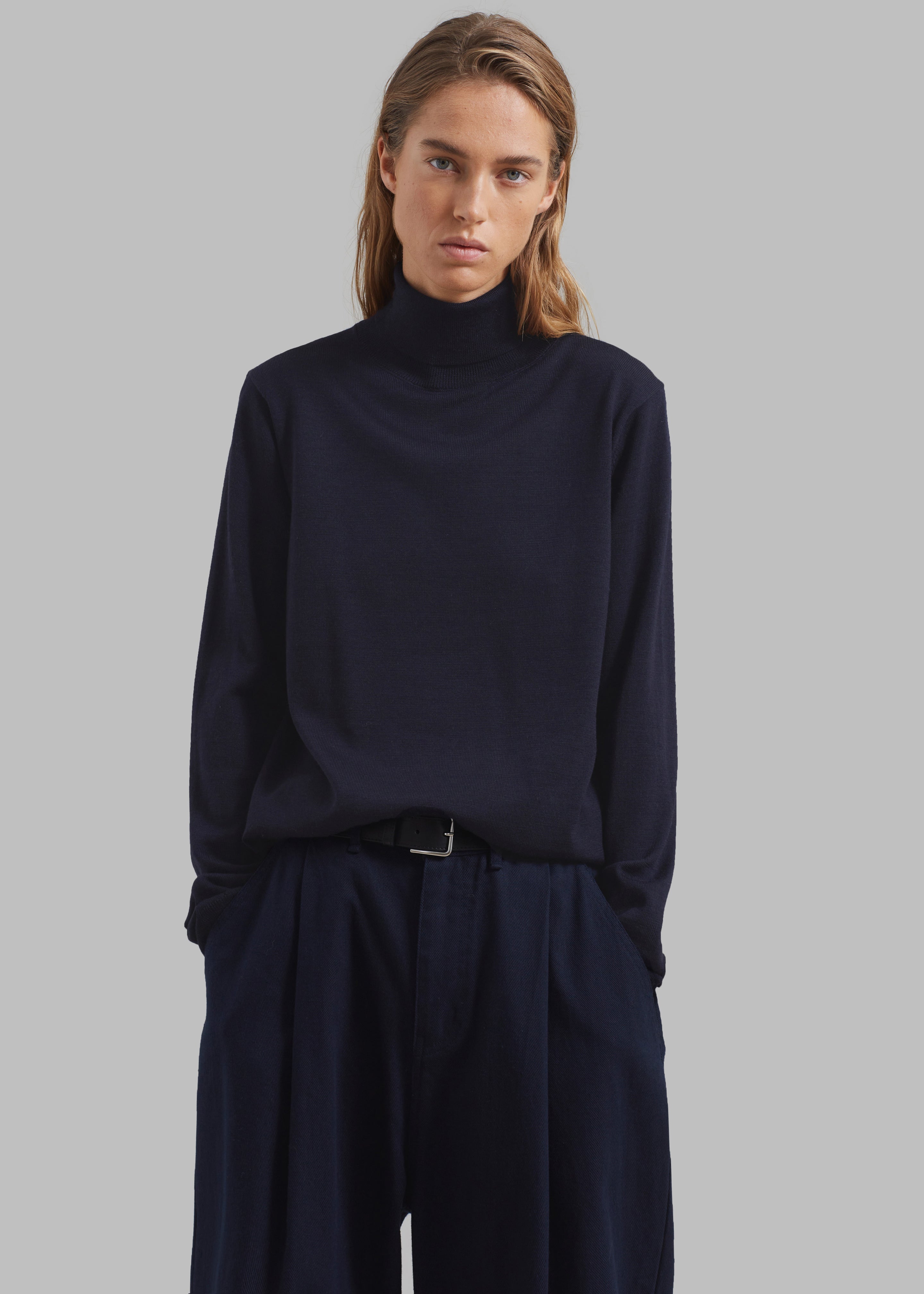 Róhe Classic Merino Wool Turtleneck - Night – The Frankie Shop