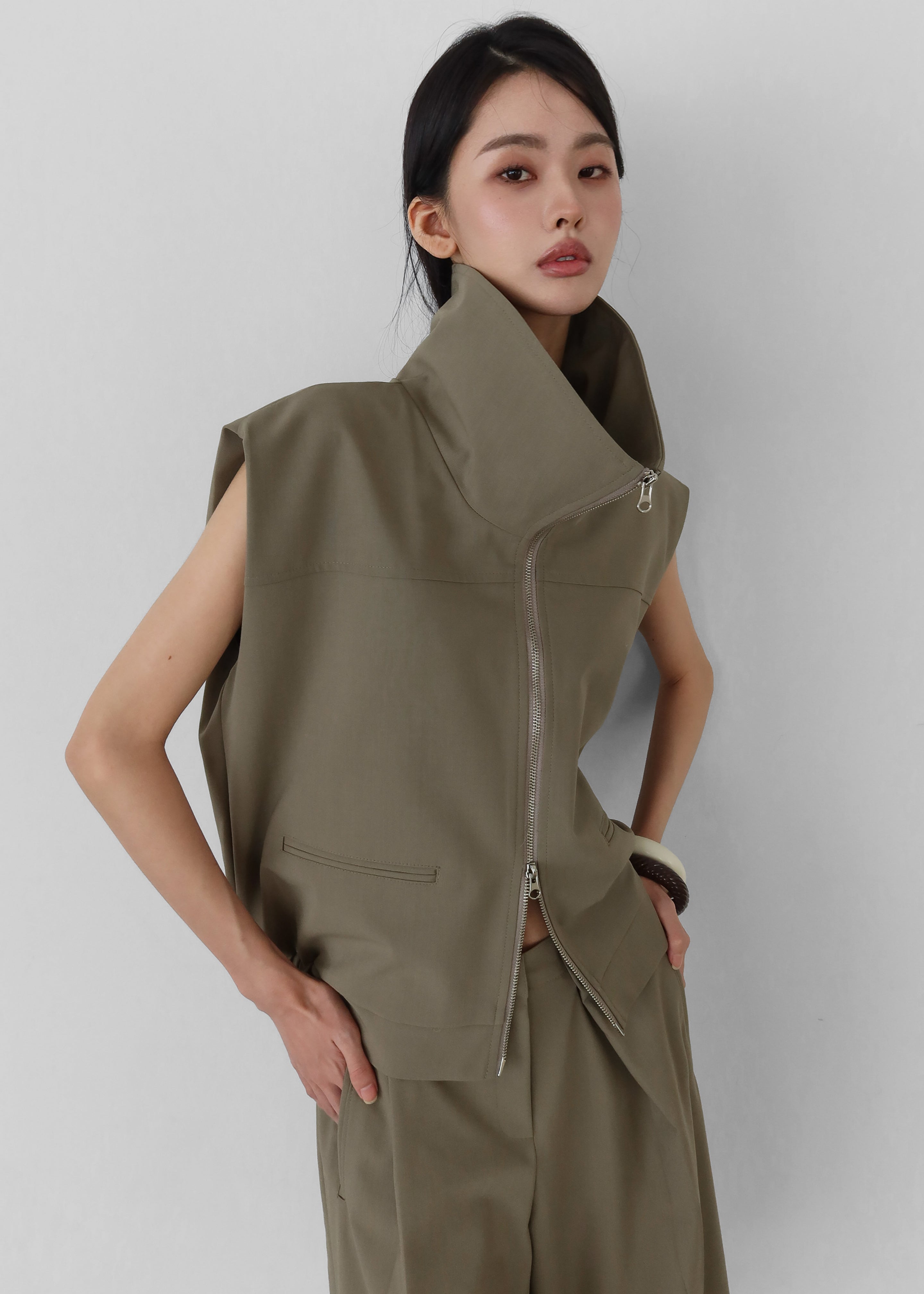 Rove Sleeveless Bomber Jacket - Olive - 2
