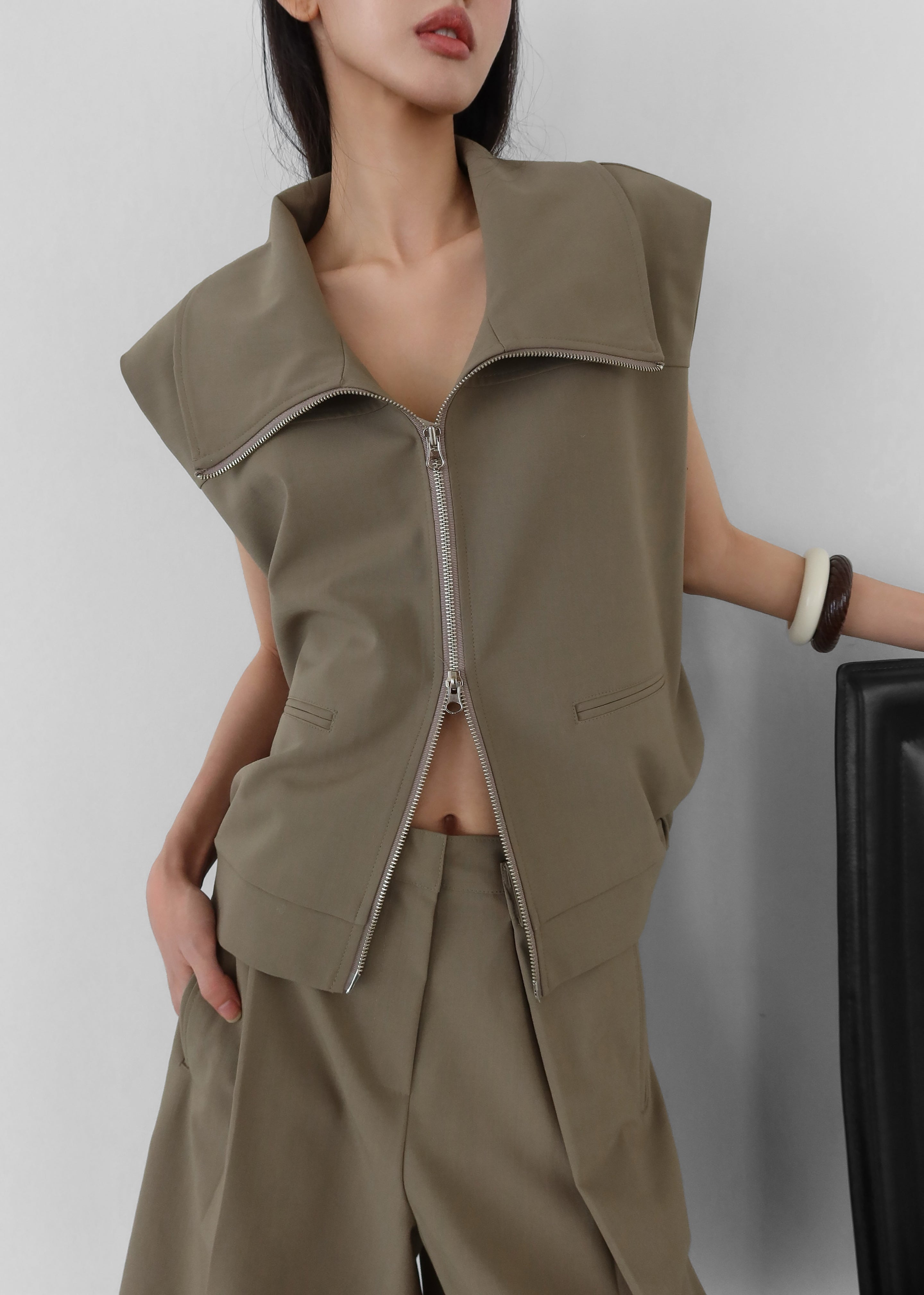 Rove Sleeveless Bomber Jacket - Olive - 6