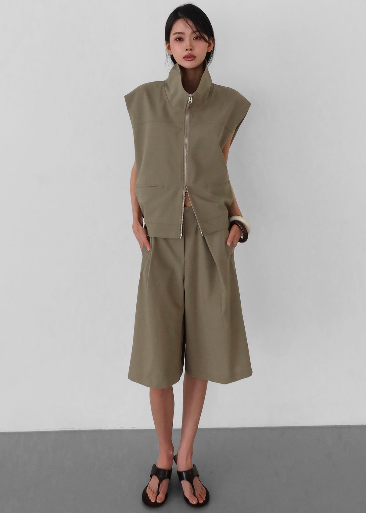 Rove Sleeveless Bomber Jacket - Olive - 7