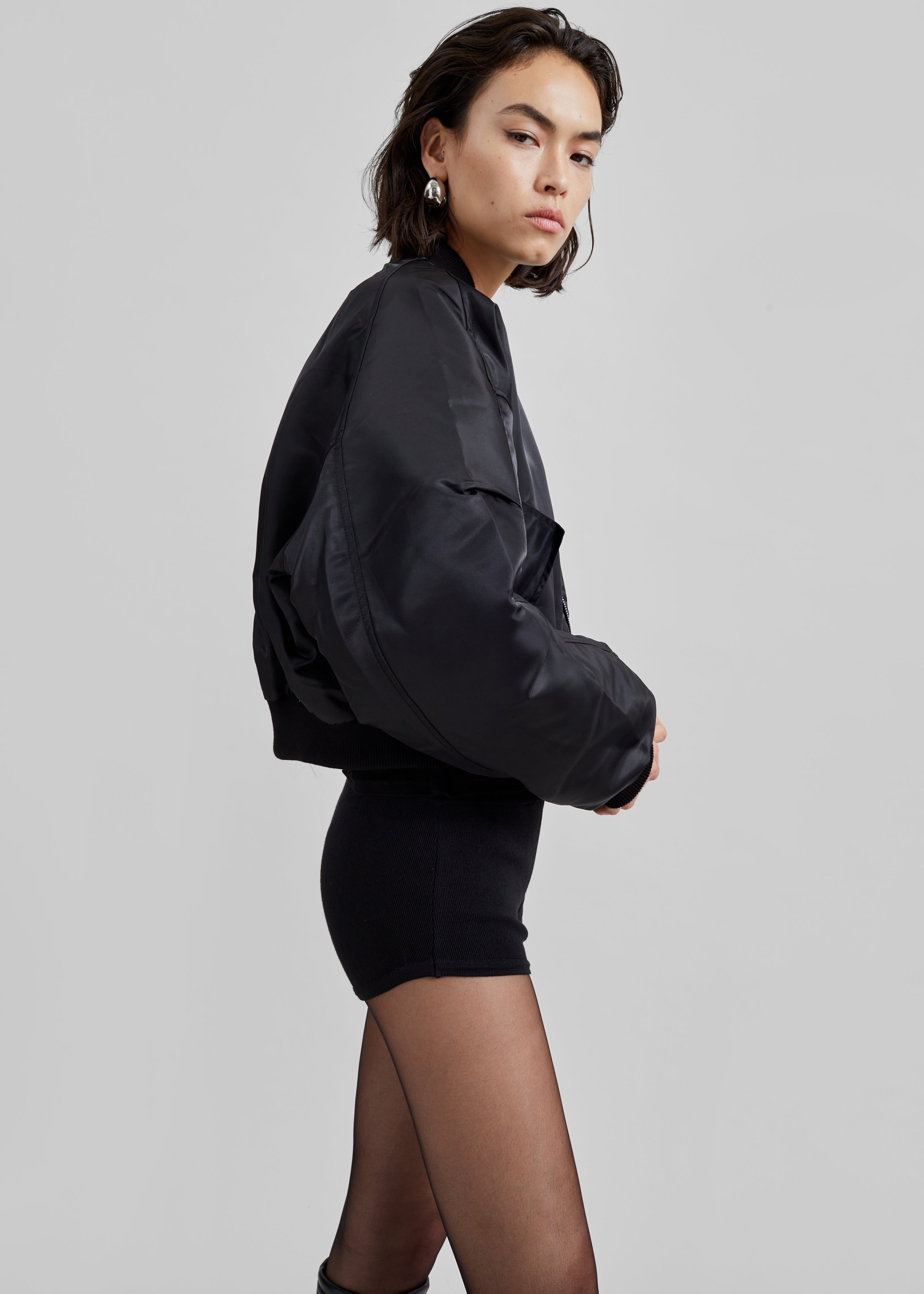 Sana Oversized Cropped Bomber x Barbie™ - Black - 4