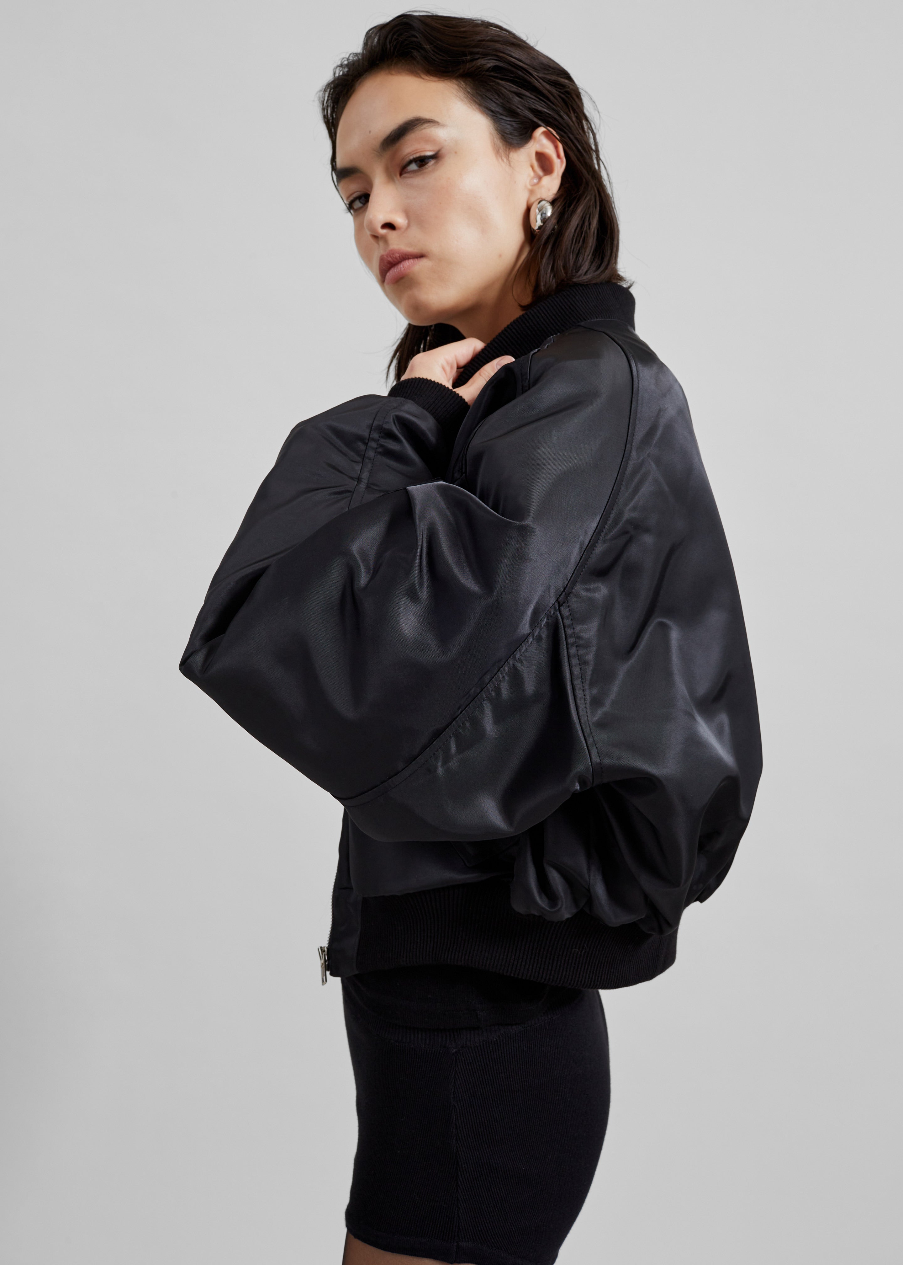 Sana Oversized Cropped Bomber x Barbie™ - Black - 7