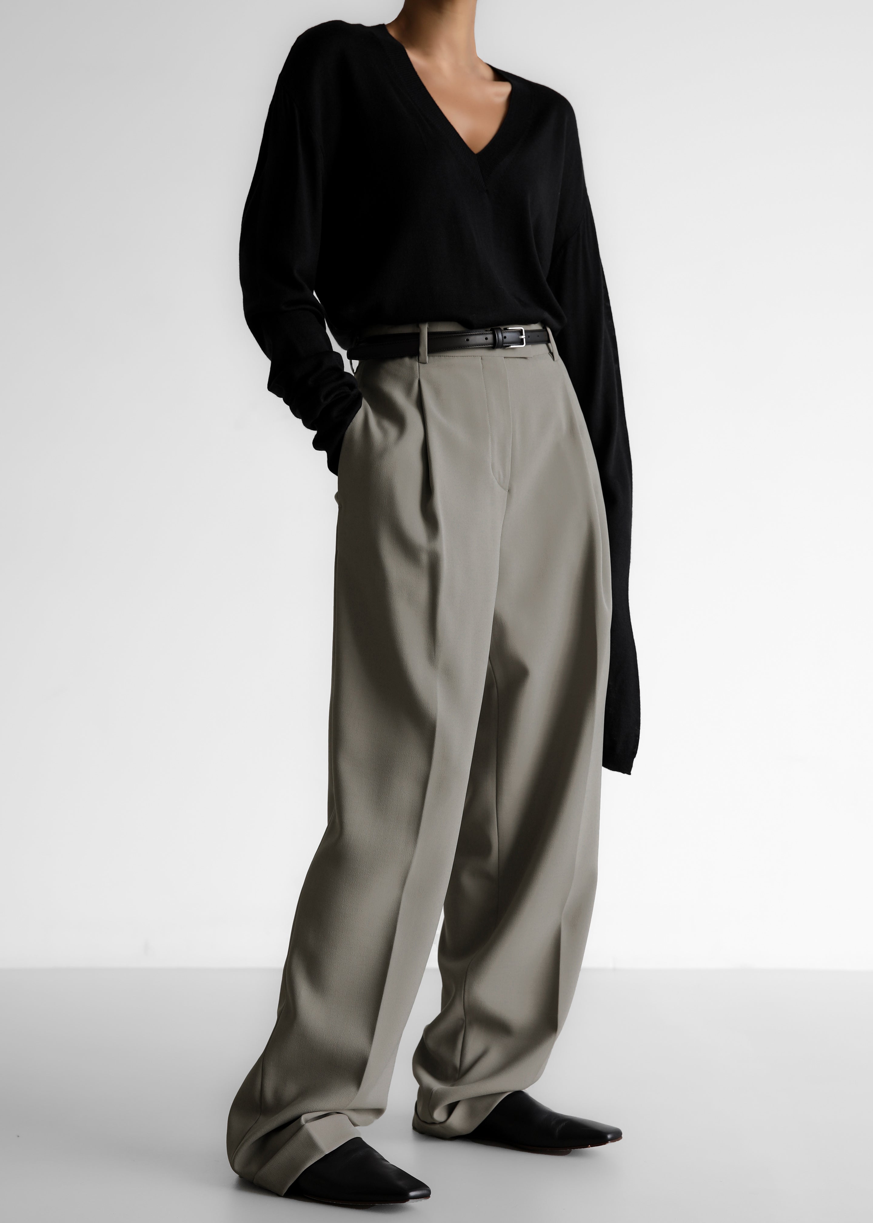 Selma Extra Long Sleeve Merino Wool Pullover - Black - 8
