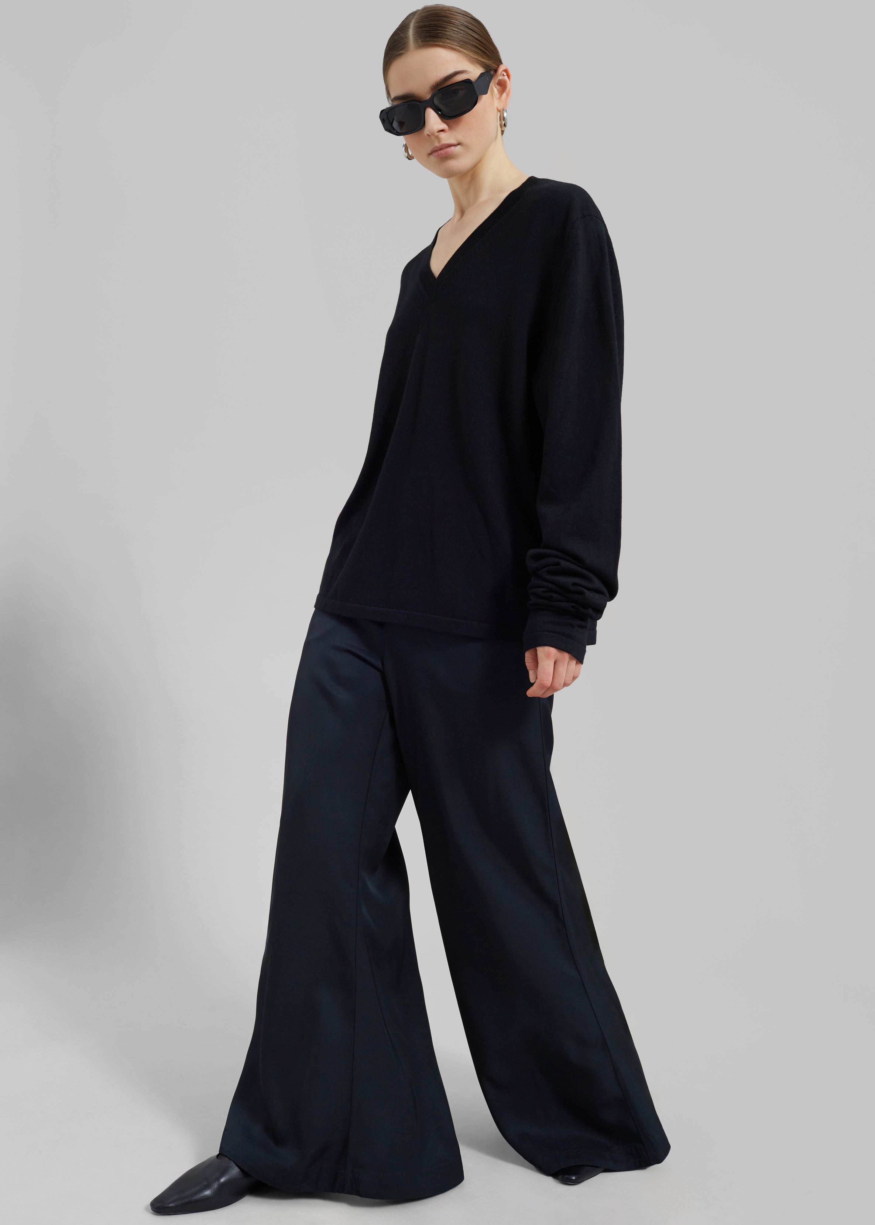 Selma Extra Long Sleeve Merino Wool Pullover - Black - 6