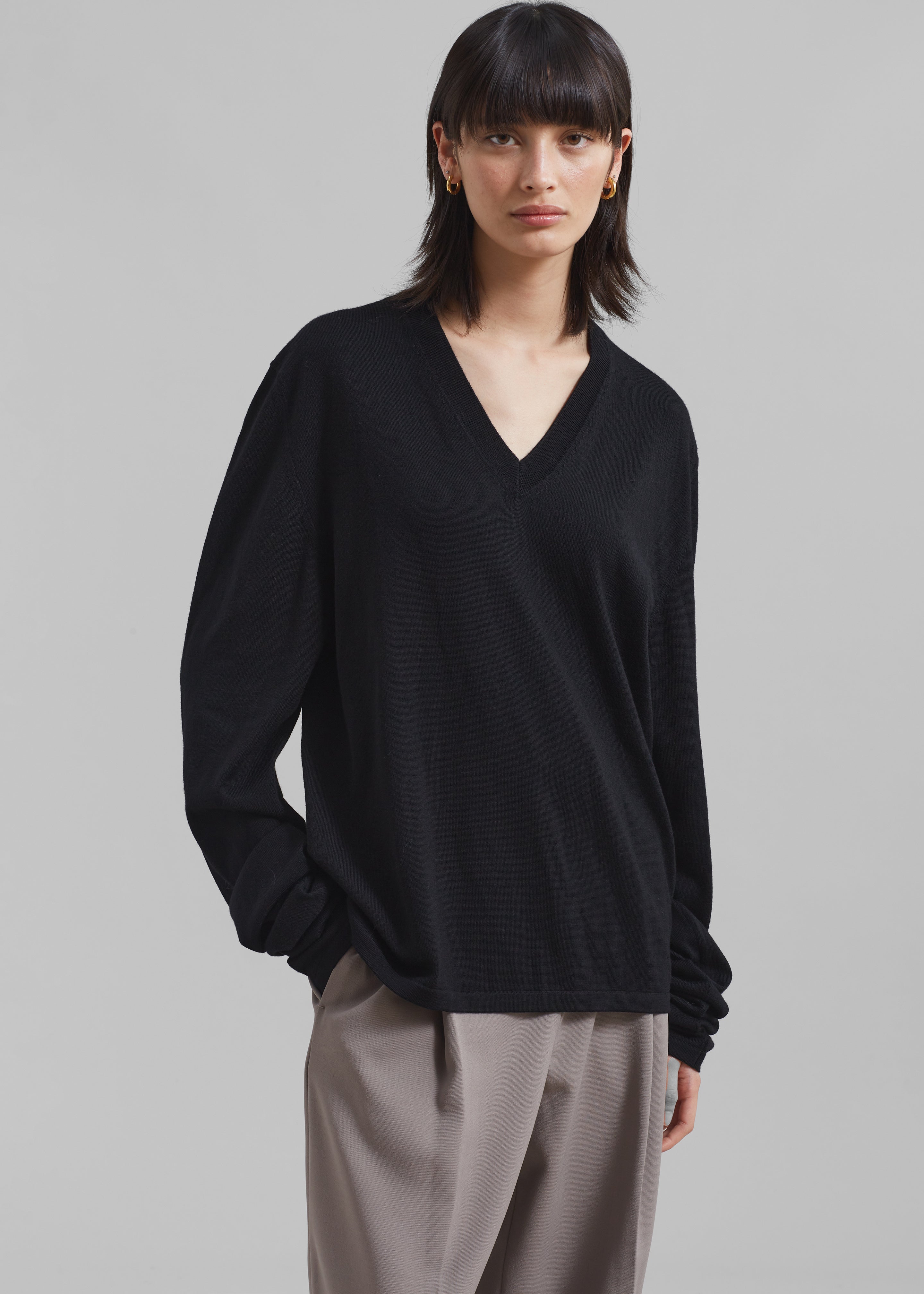 Selma Extra Long Sleeve Merino Wool Pullover - Black - 10