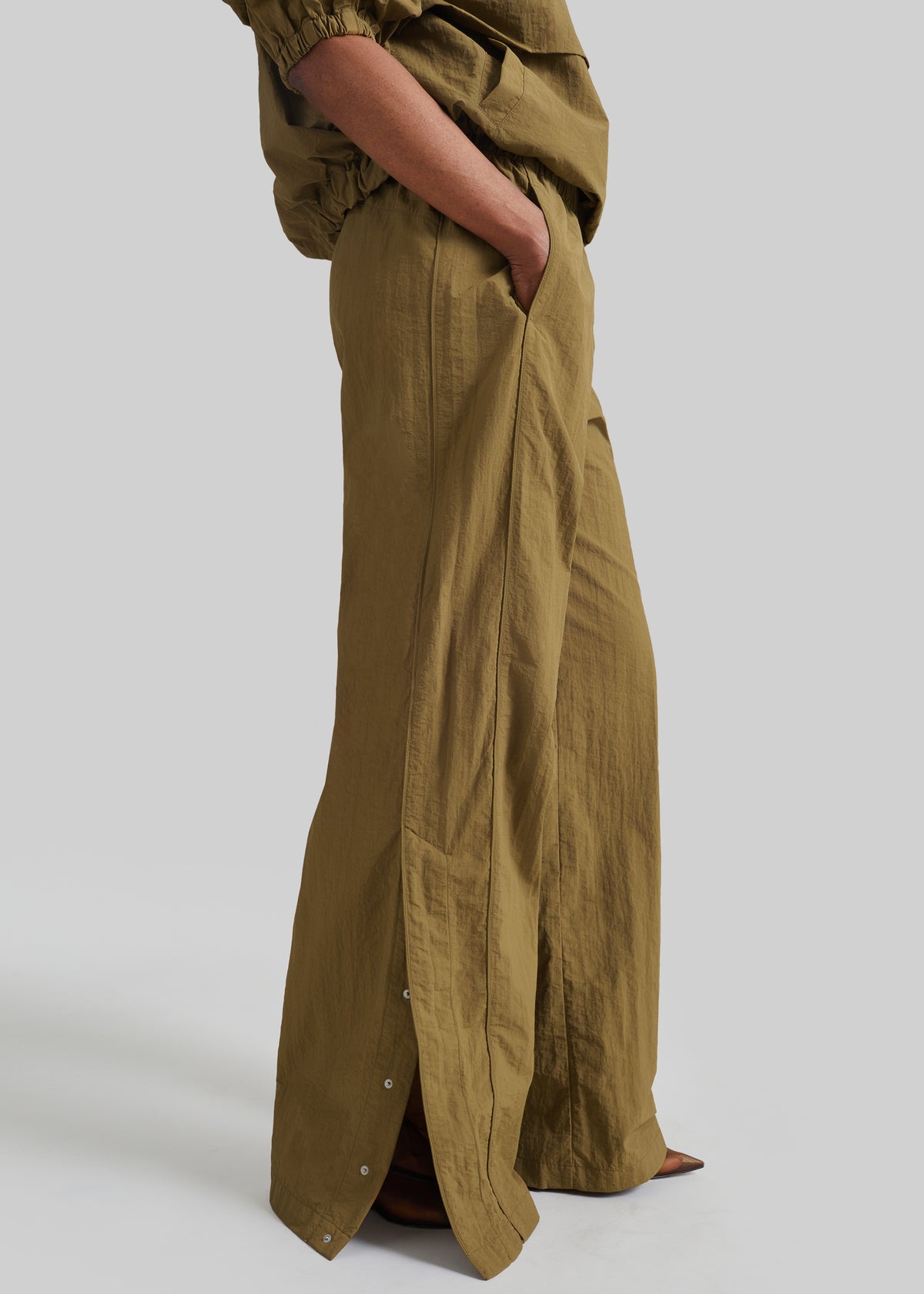 Sora Track Pants - Pale Olive