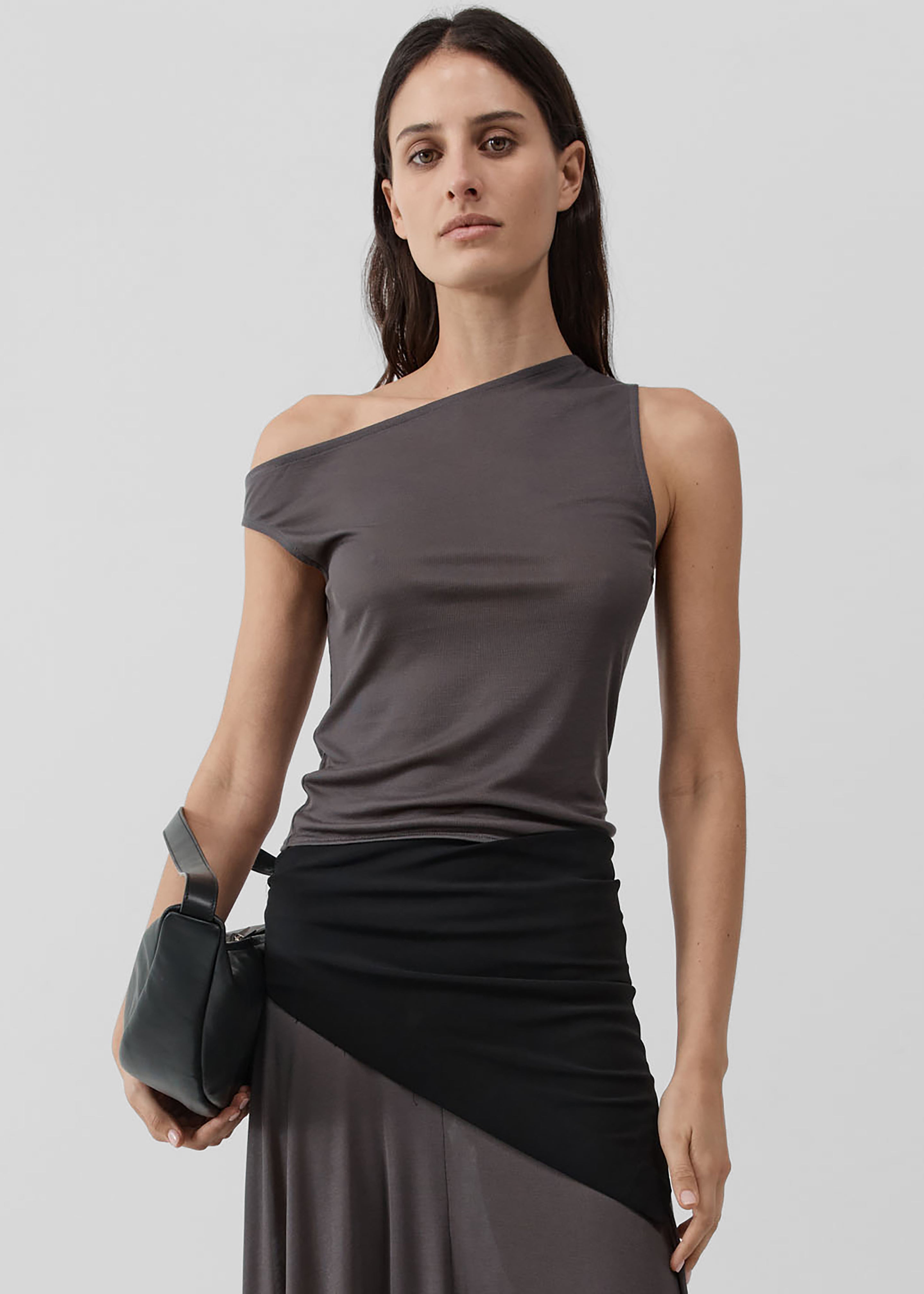 St. Agni Fine Jersey Asymm Top - Soot - 4
