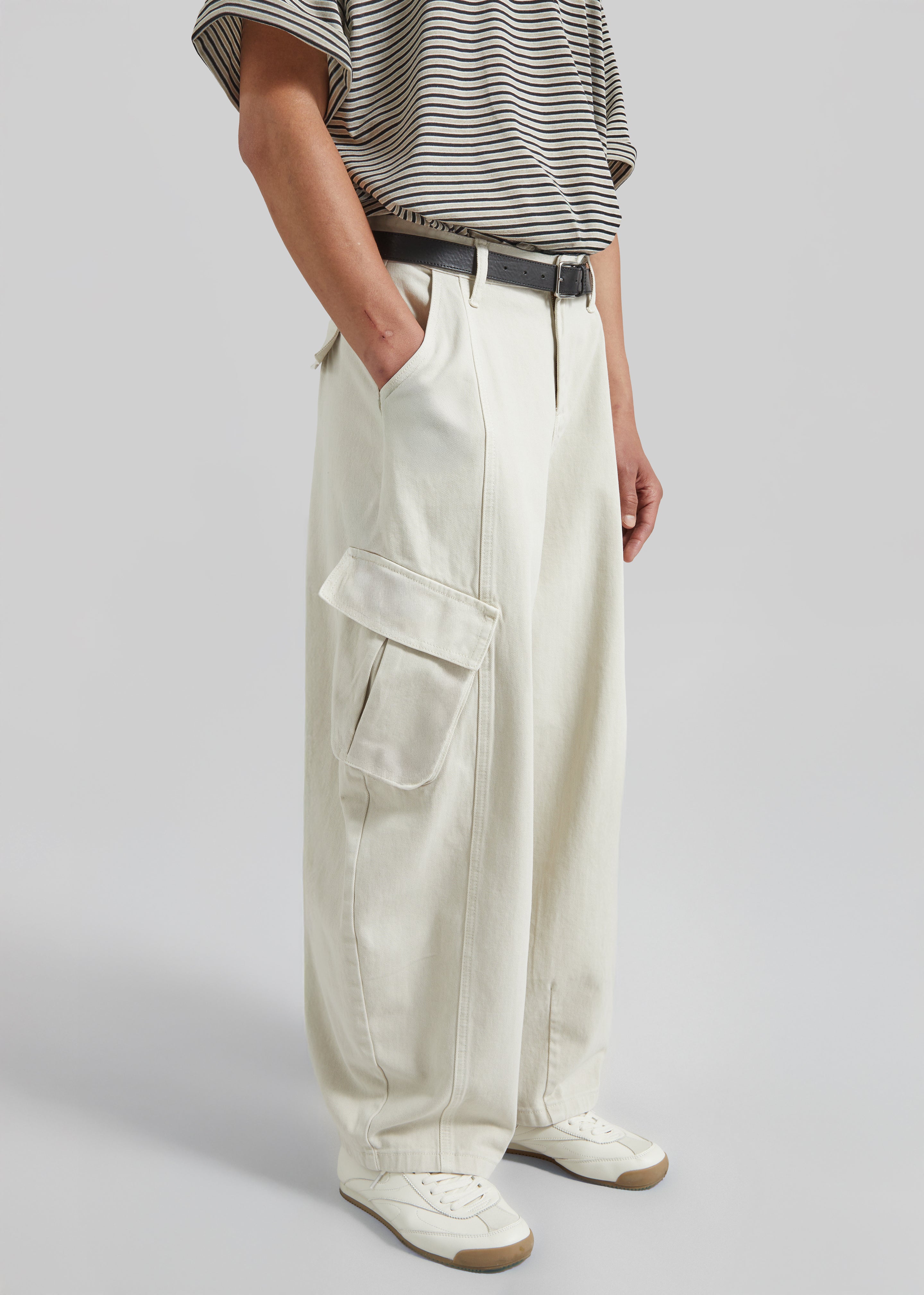 Terence Curved Cargo Pants - Light Beige - 2