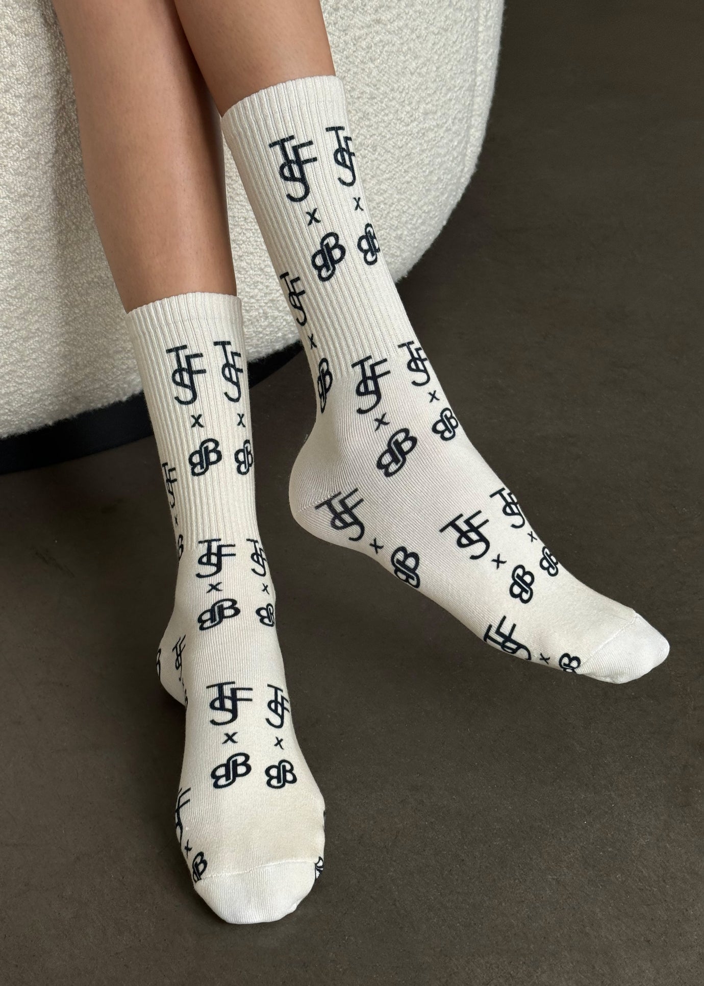 TFS All Over Logo Socks x Barbie™ - Vanilla