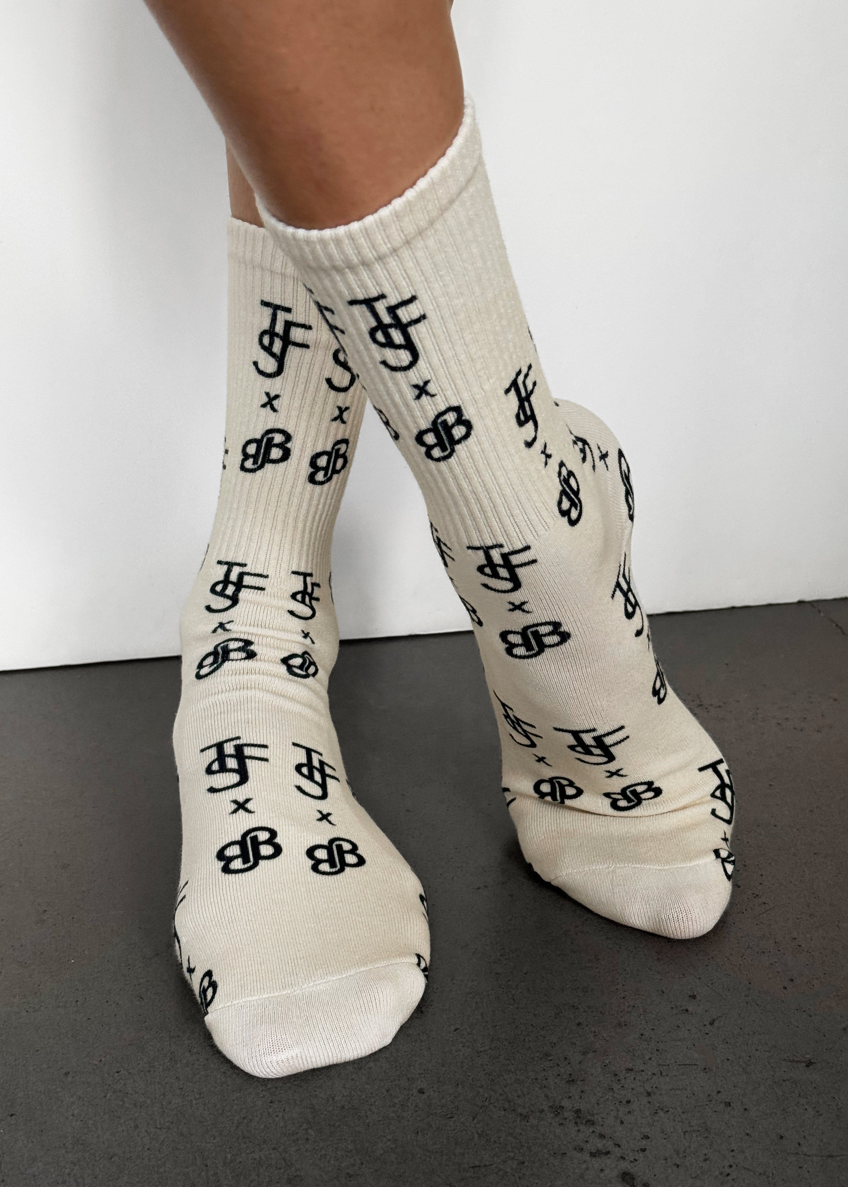 TFS All Over Logo Socks x Barbie™ - Vanilla - 4