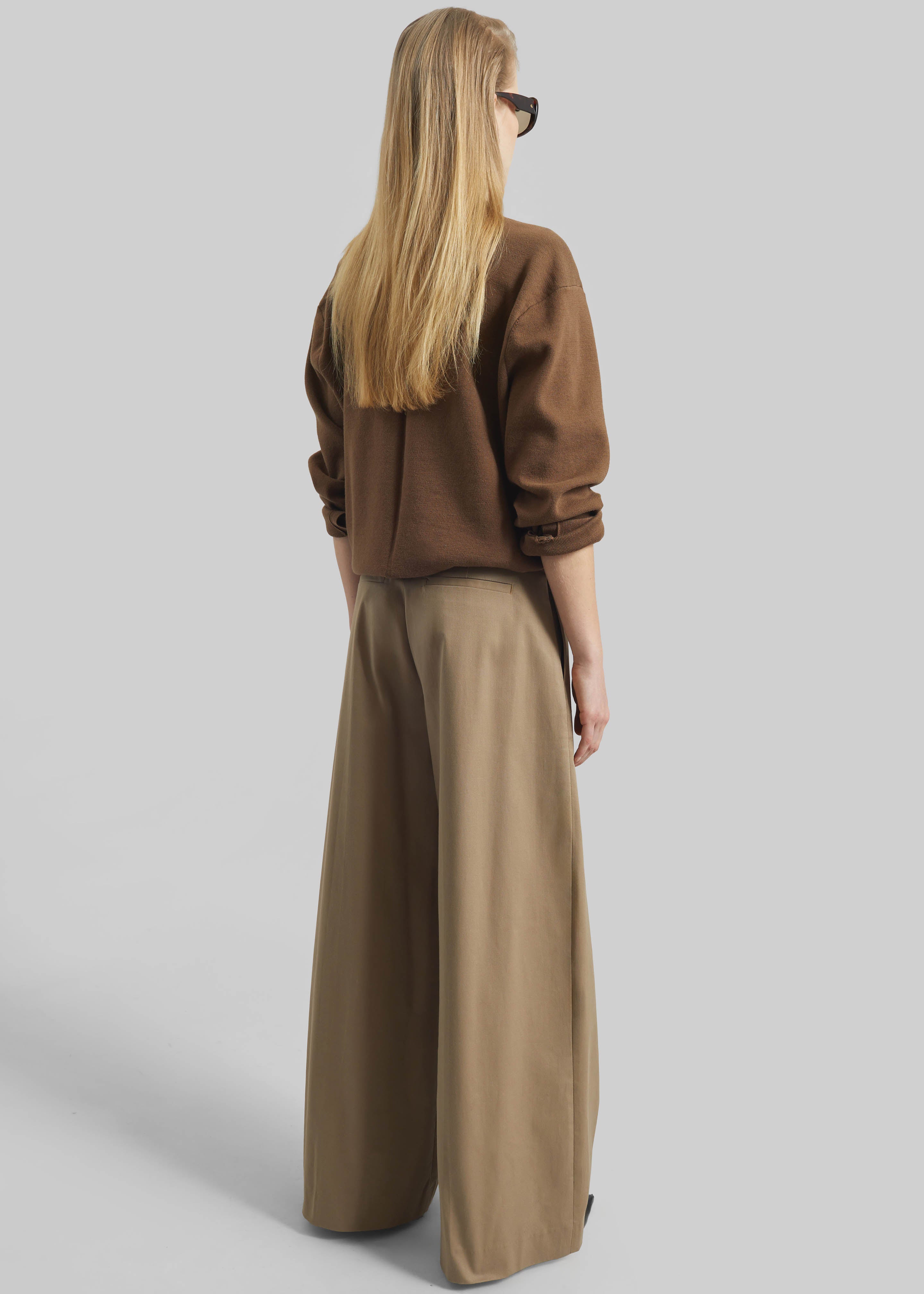 TheLatest Deva Gabardine Trousers - Cognac – The Frankie Shop