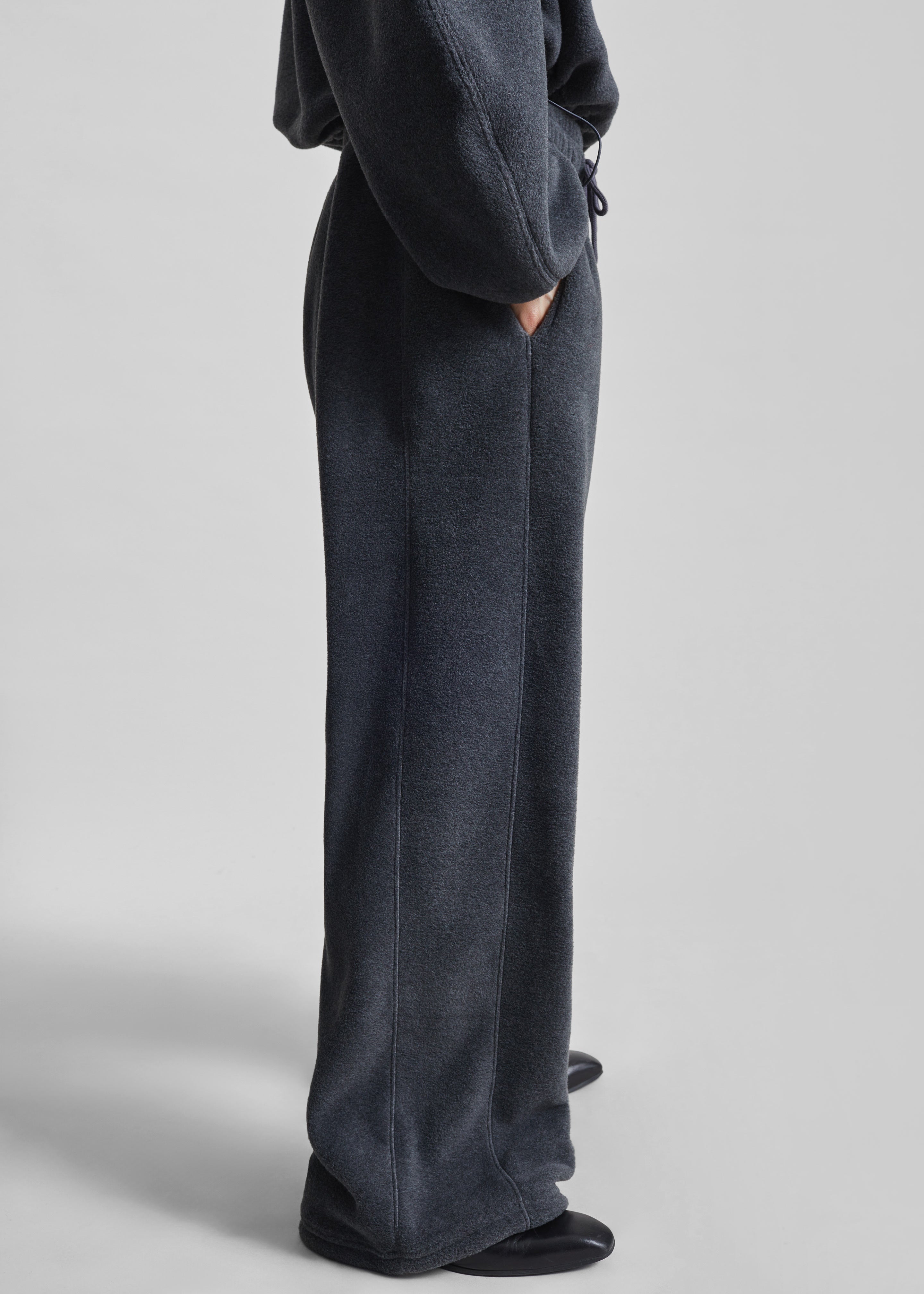 Treveray Fleece Sweatpants - Dark Grey - 6