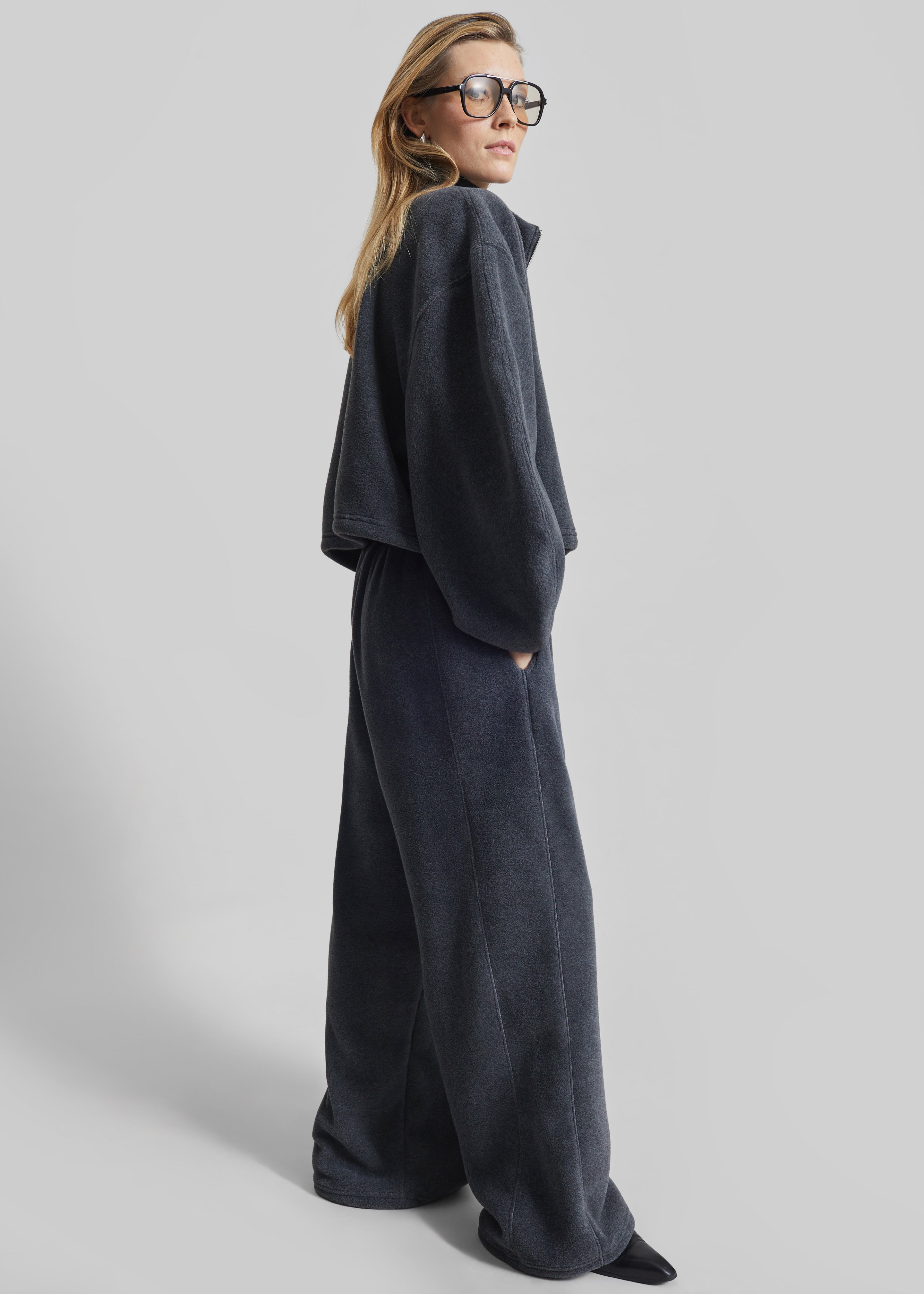 Treveray Fleece Sweatpants - Dark Grey - 3