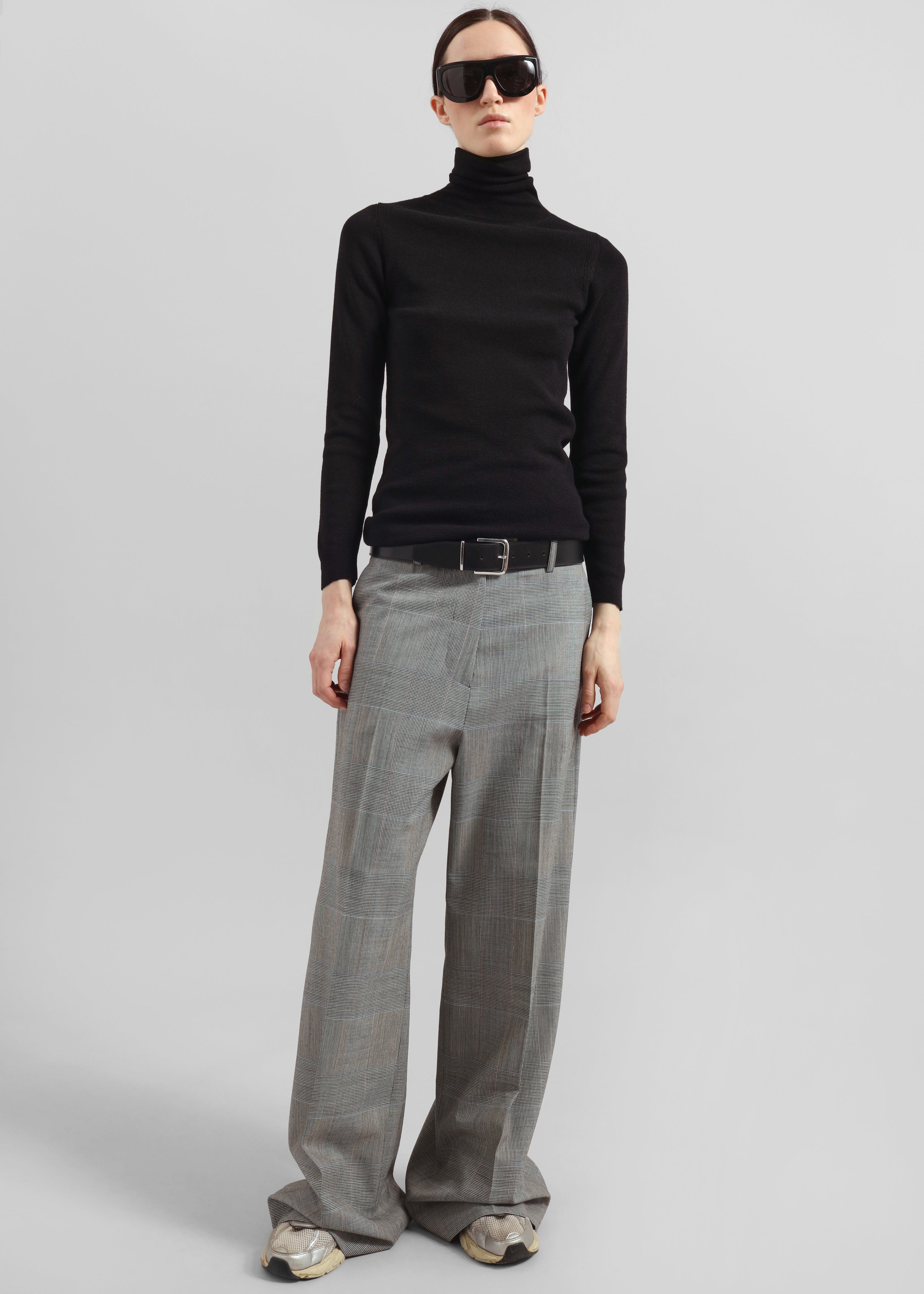 Utica Thin Turtleneck Sweater - Black - 7