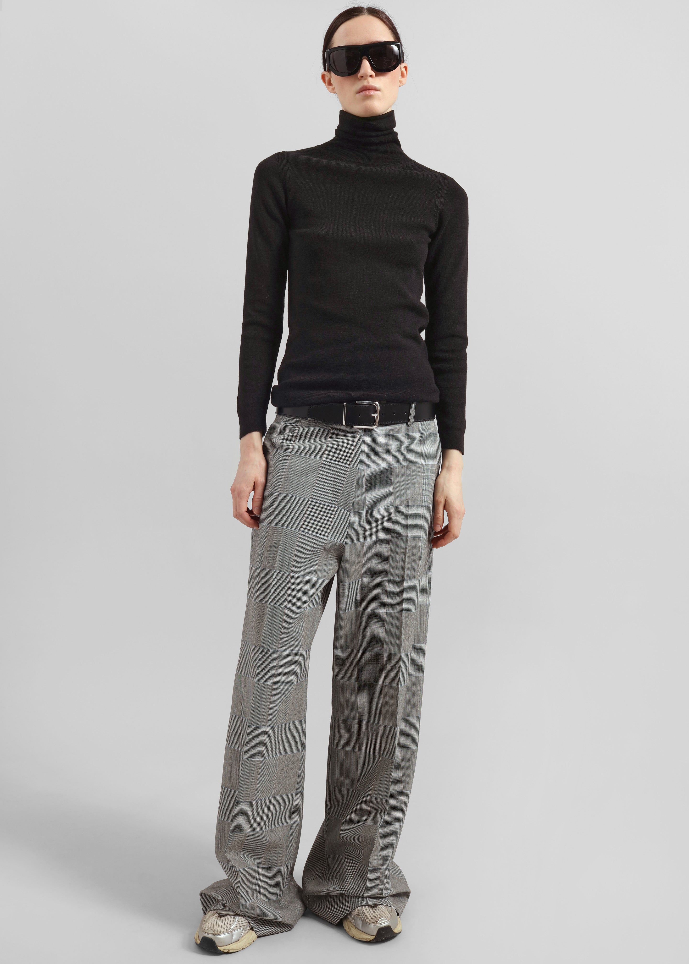 Utica Thin Turtleneck Sweater - Black - 7